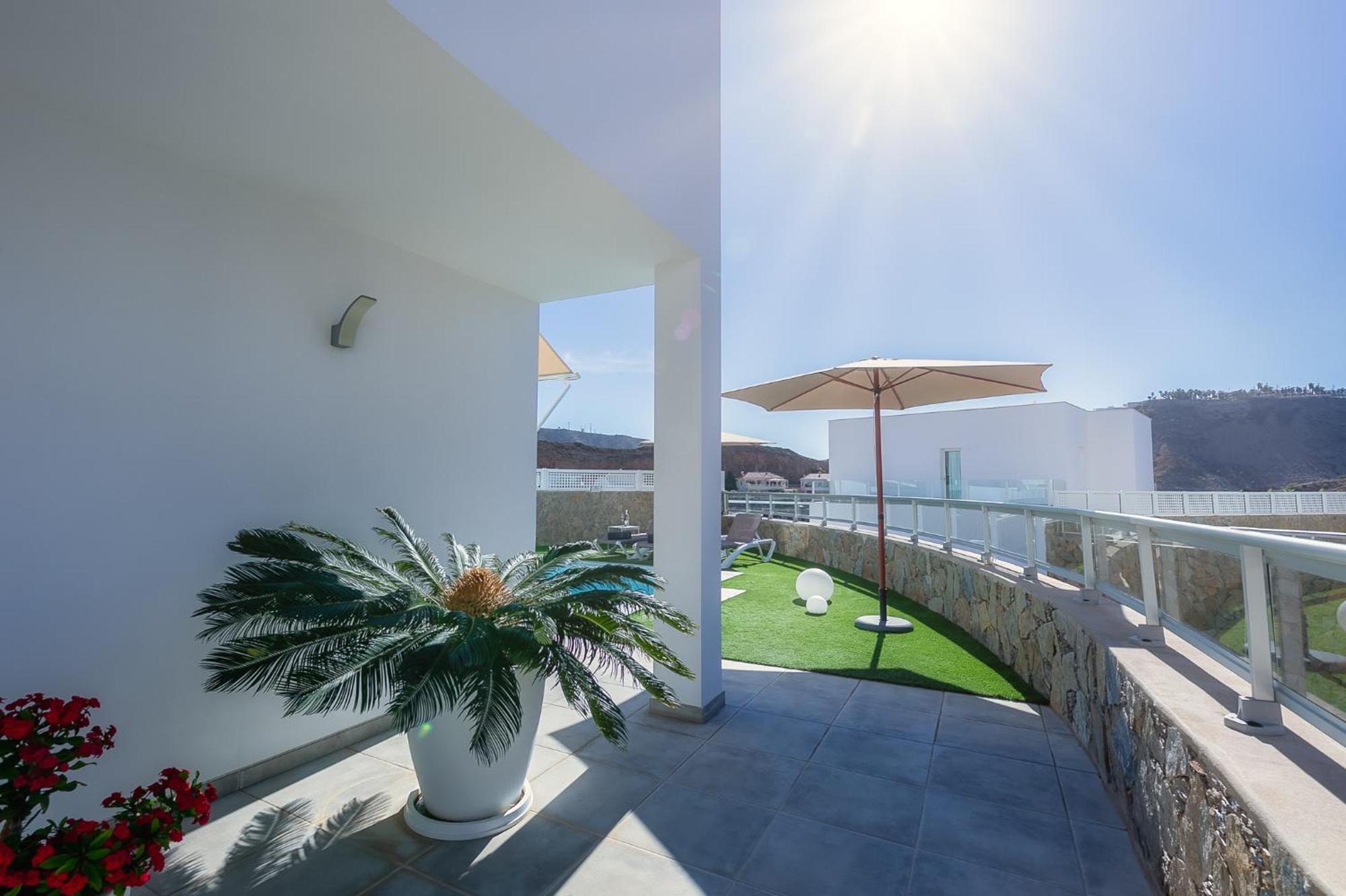Rosa-soleada Privada Con Piscina Climatizada & Wifi En Tauro-mogan * La Playa de Tauro