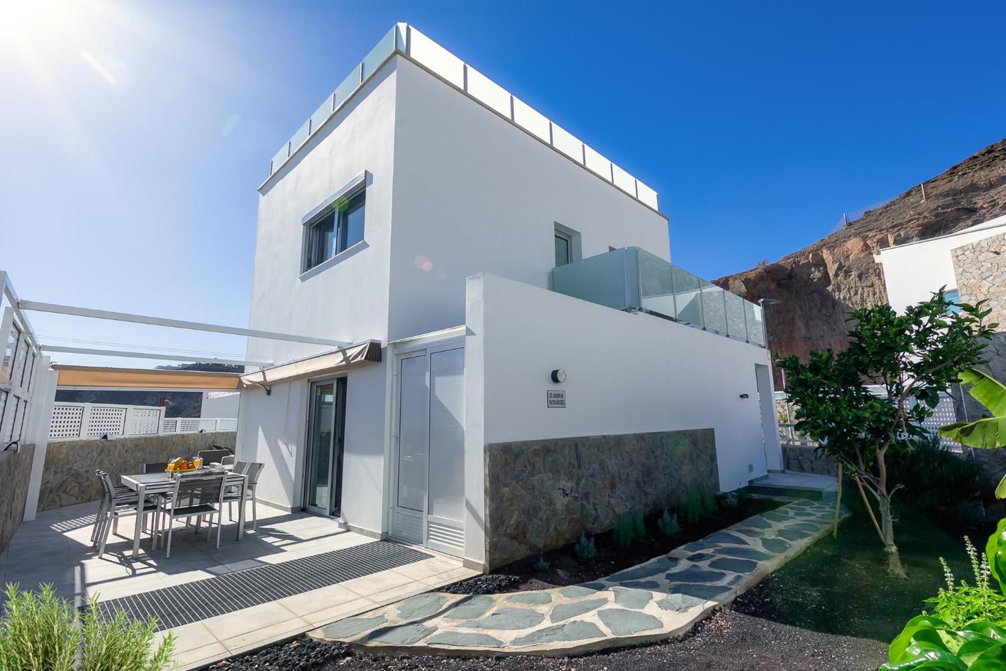 Rosa-soleada Privada Con Piscina Climatizada & Wifi En Tauro-mogan * La Playa de Tauro