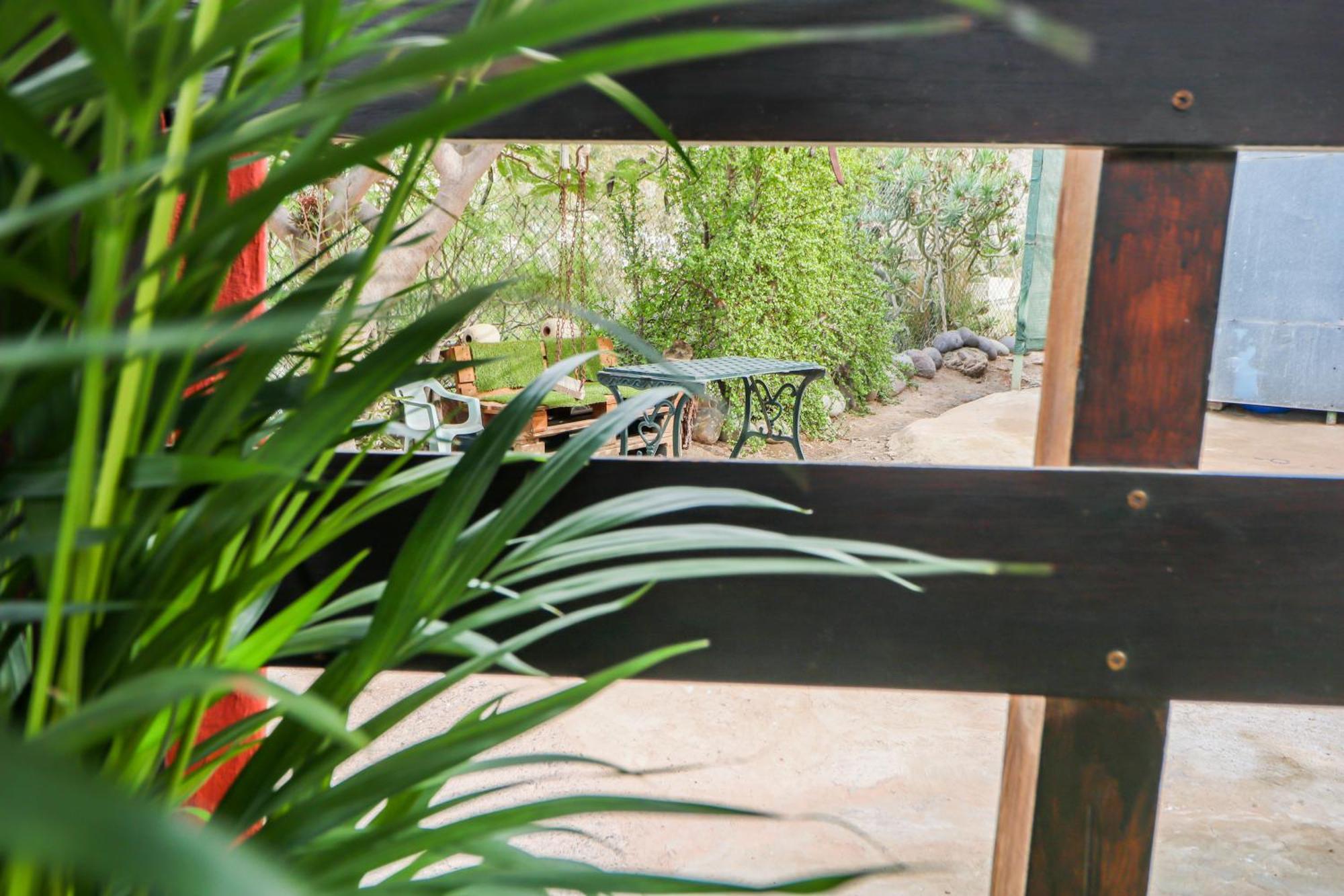 Double Bed 2-br Apartment El Risco