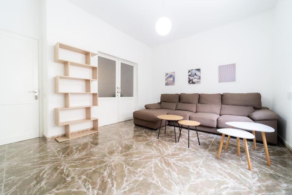 Alcaravaneras Urban Flat Apartment