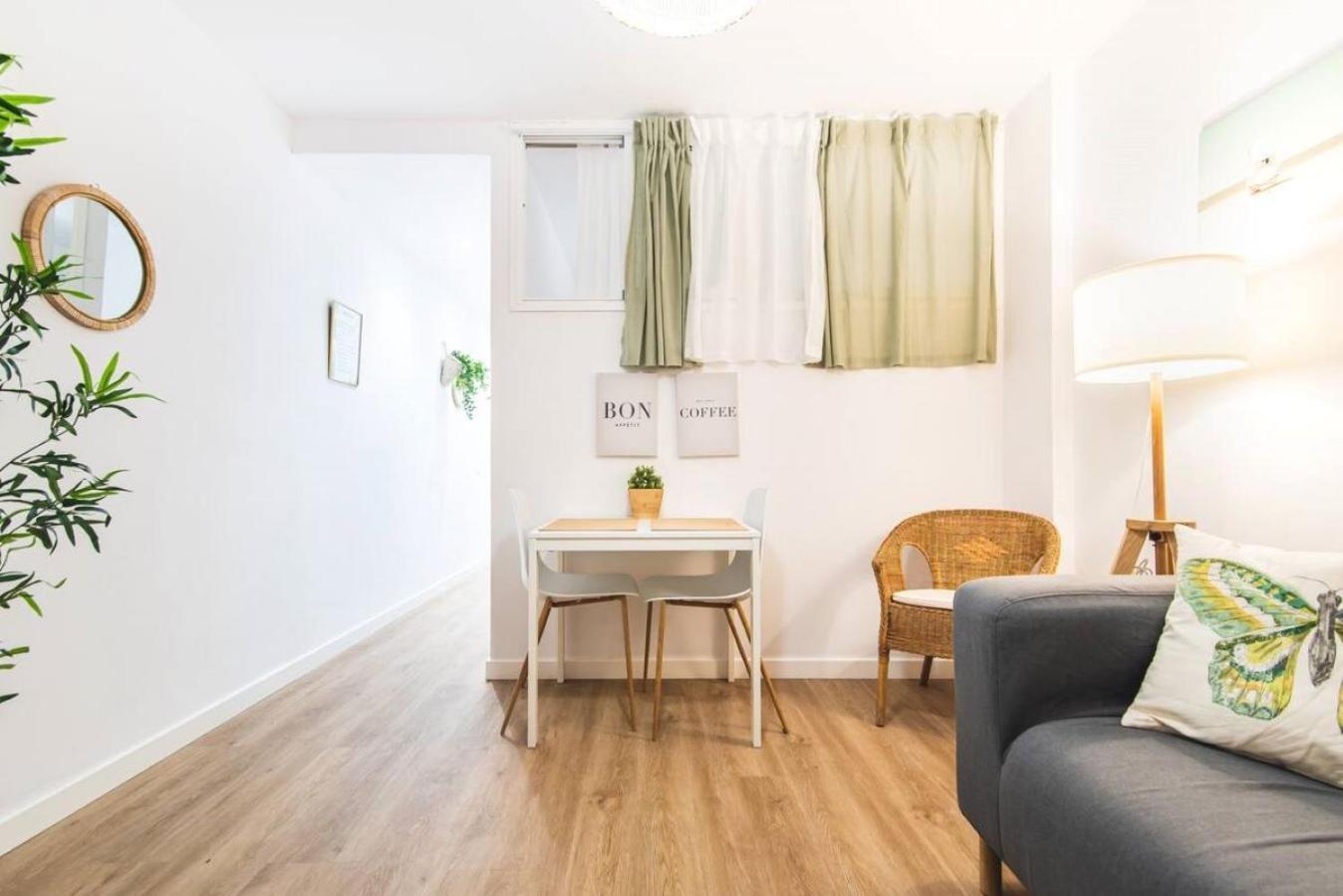 By The Sea Apartment *