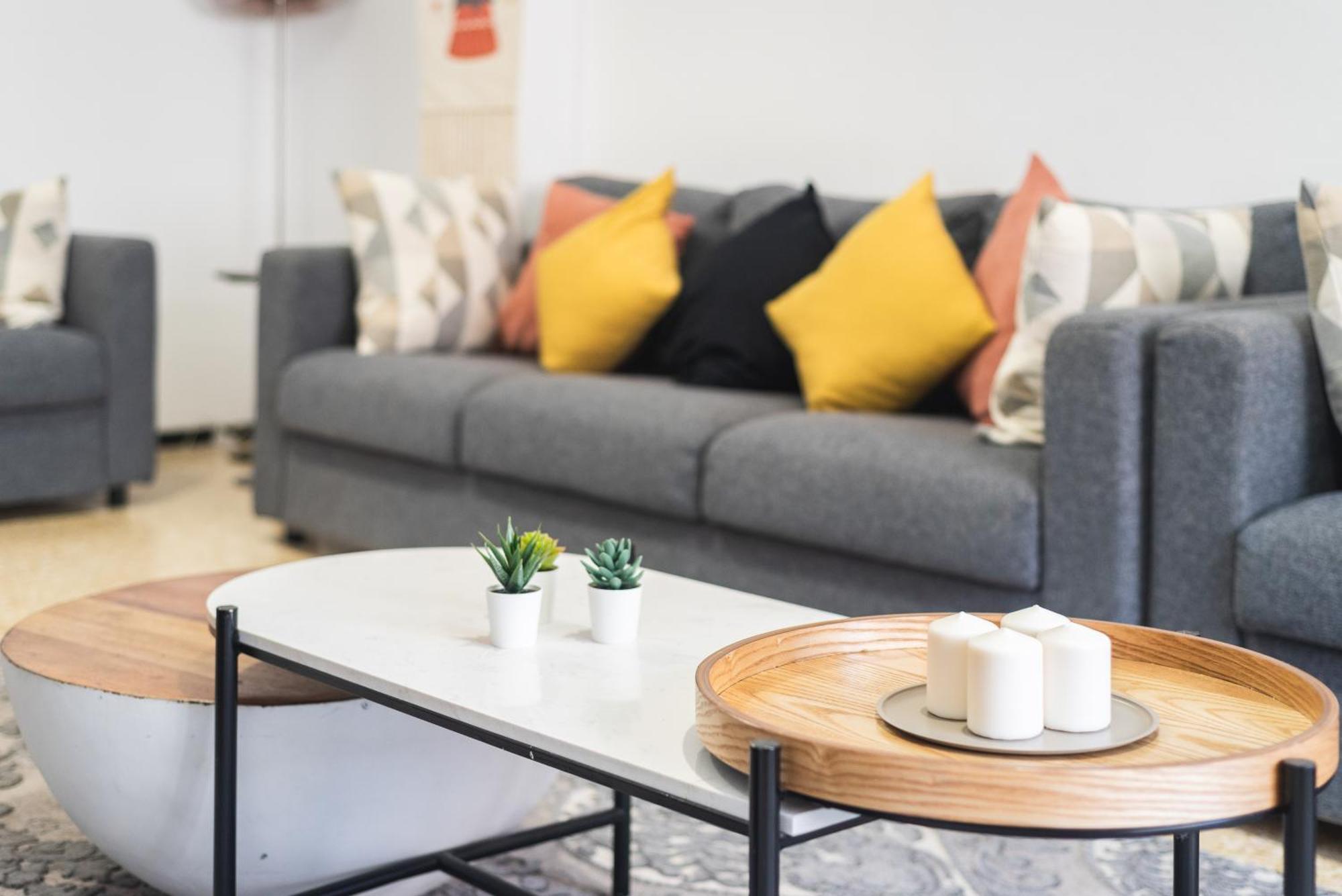 Mesa Y Lopez Deluxe Apartment