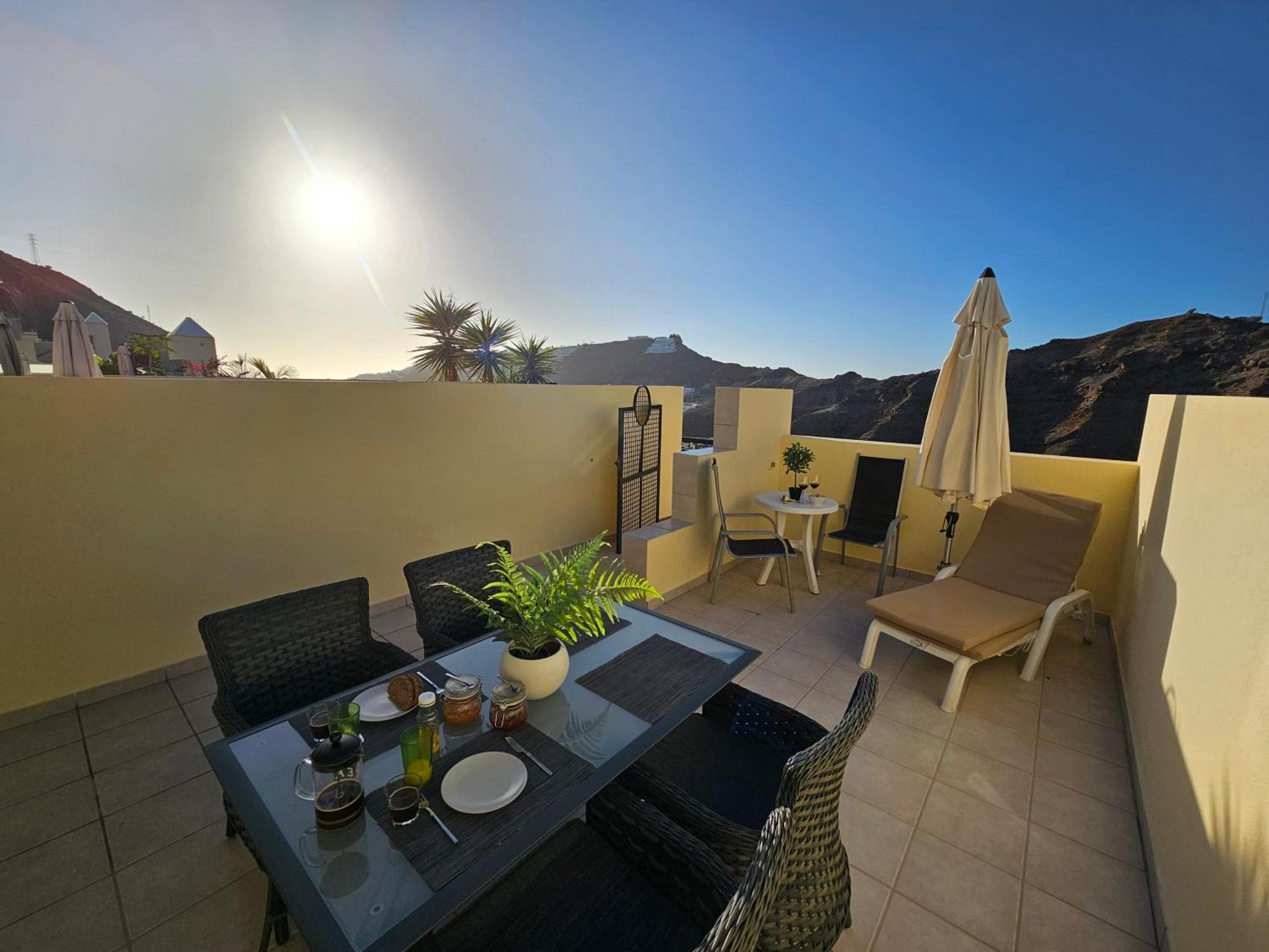Modern And Welcoming Family With Large Terrace *