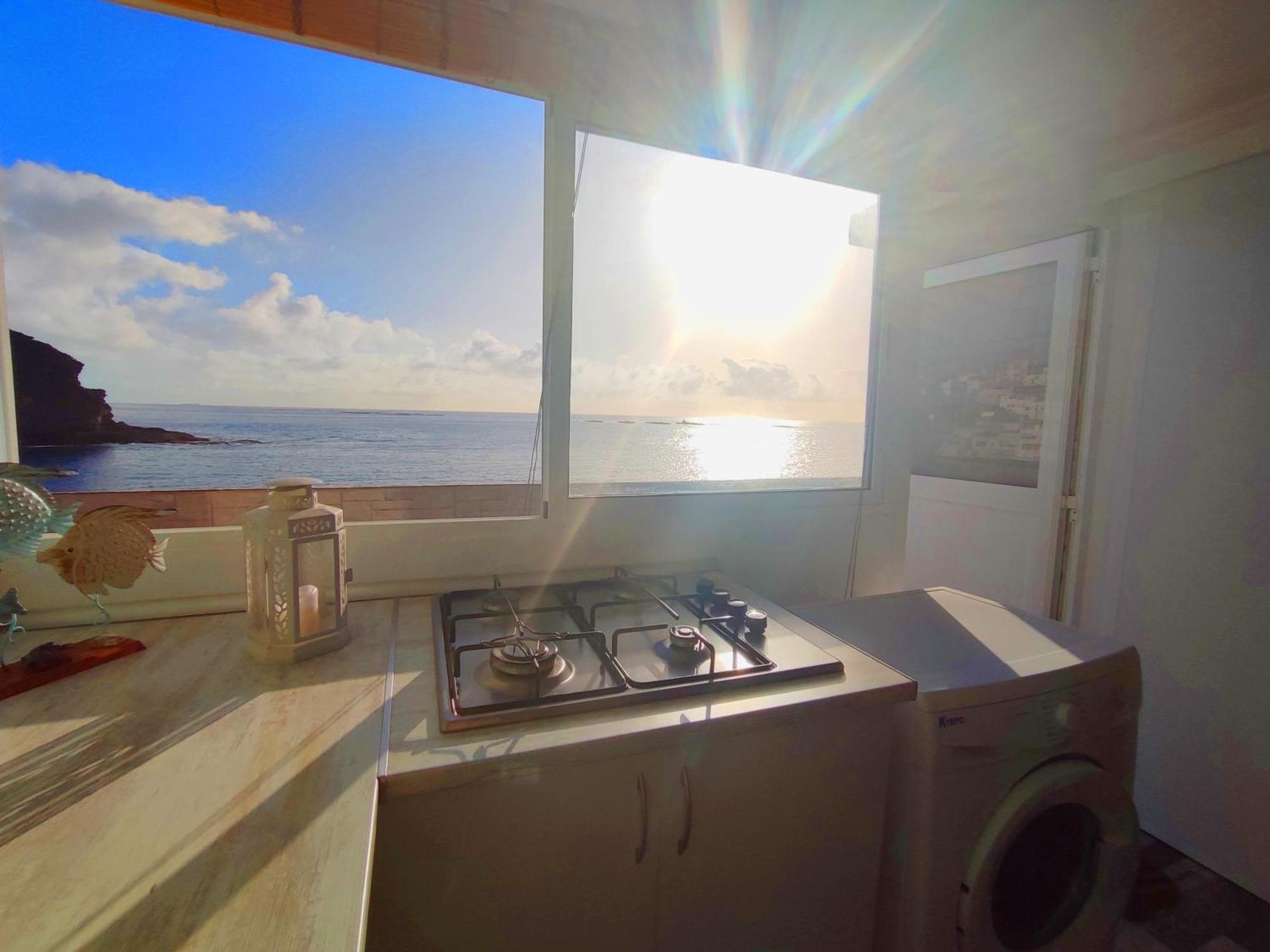 Eolo Oceanfront Apartment