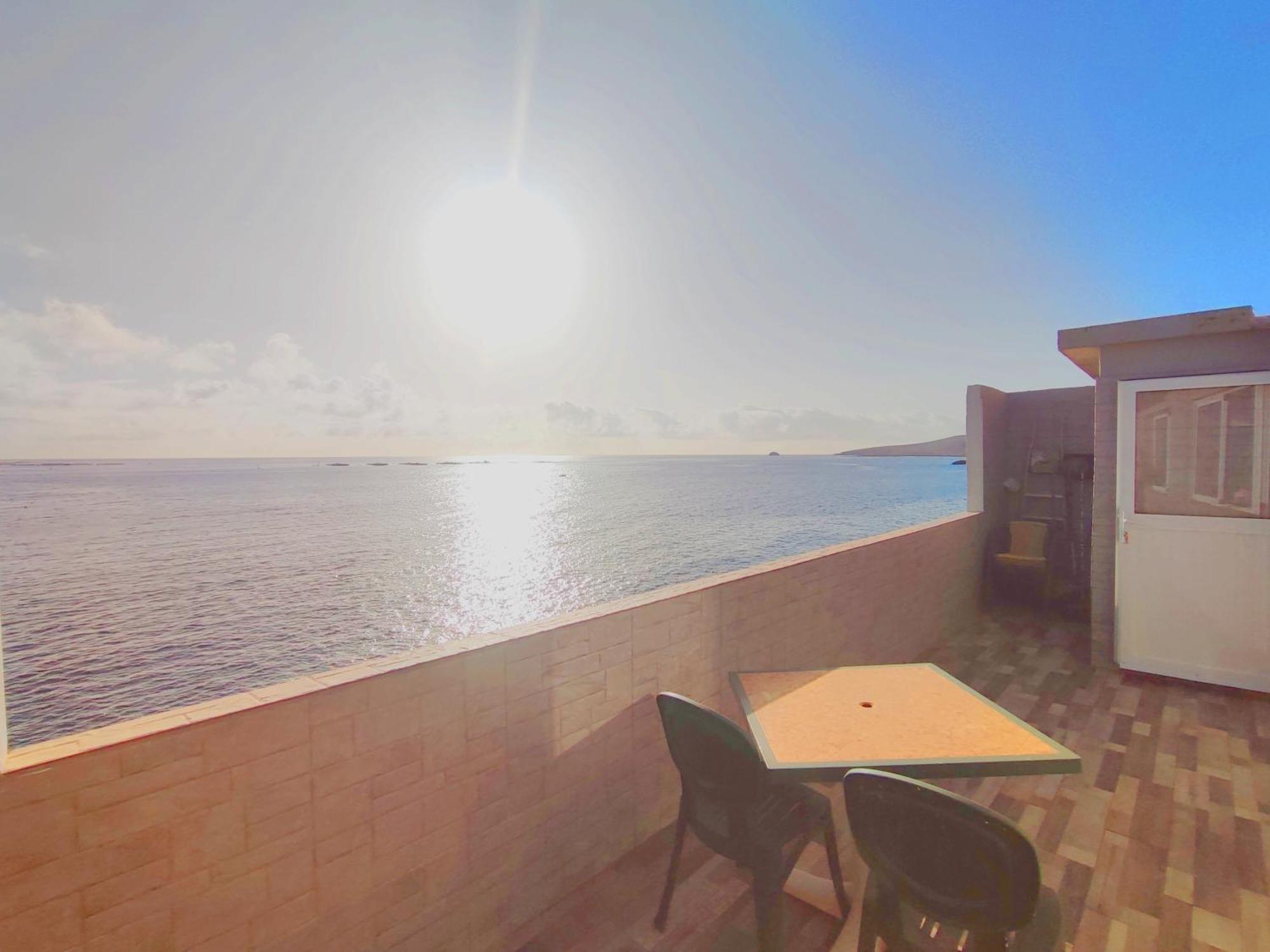 Apartment Eolo Oceanfront *