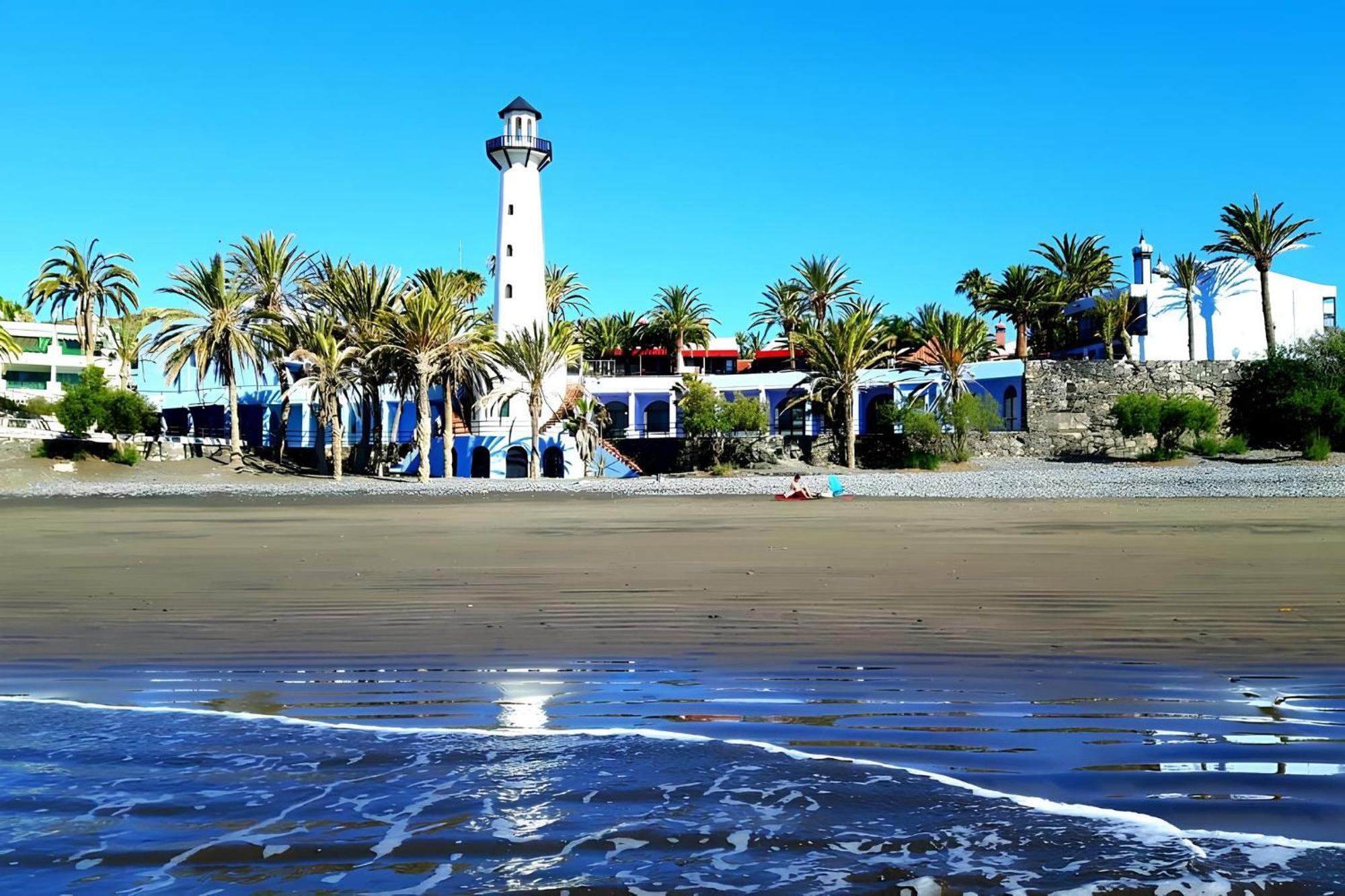 Vistas De Ensueno Al Mar En Villa *