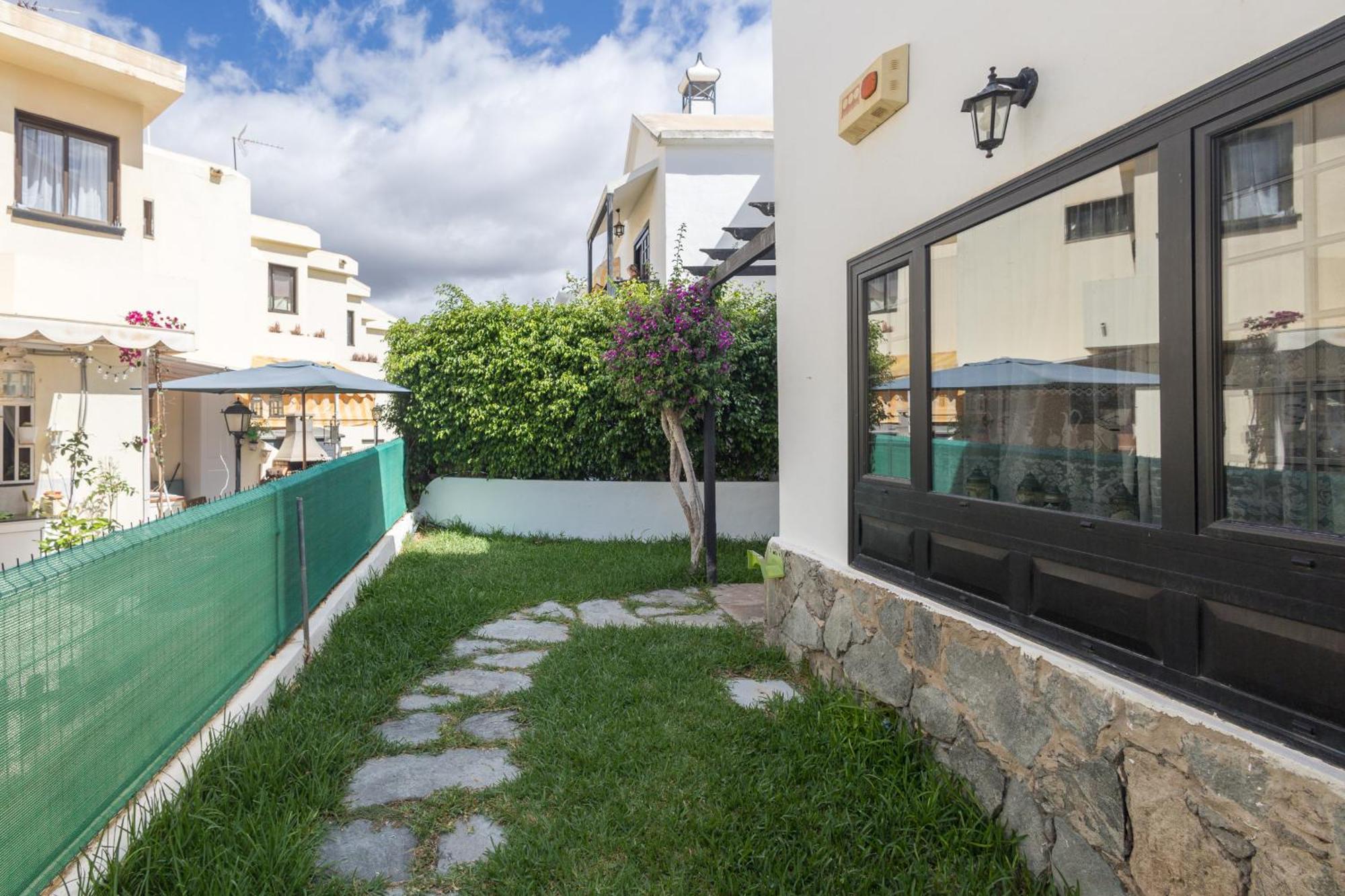 Сasa de vacaciones 3br House - Parking - Pool - 15 Min Walk To *