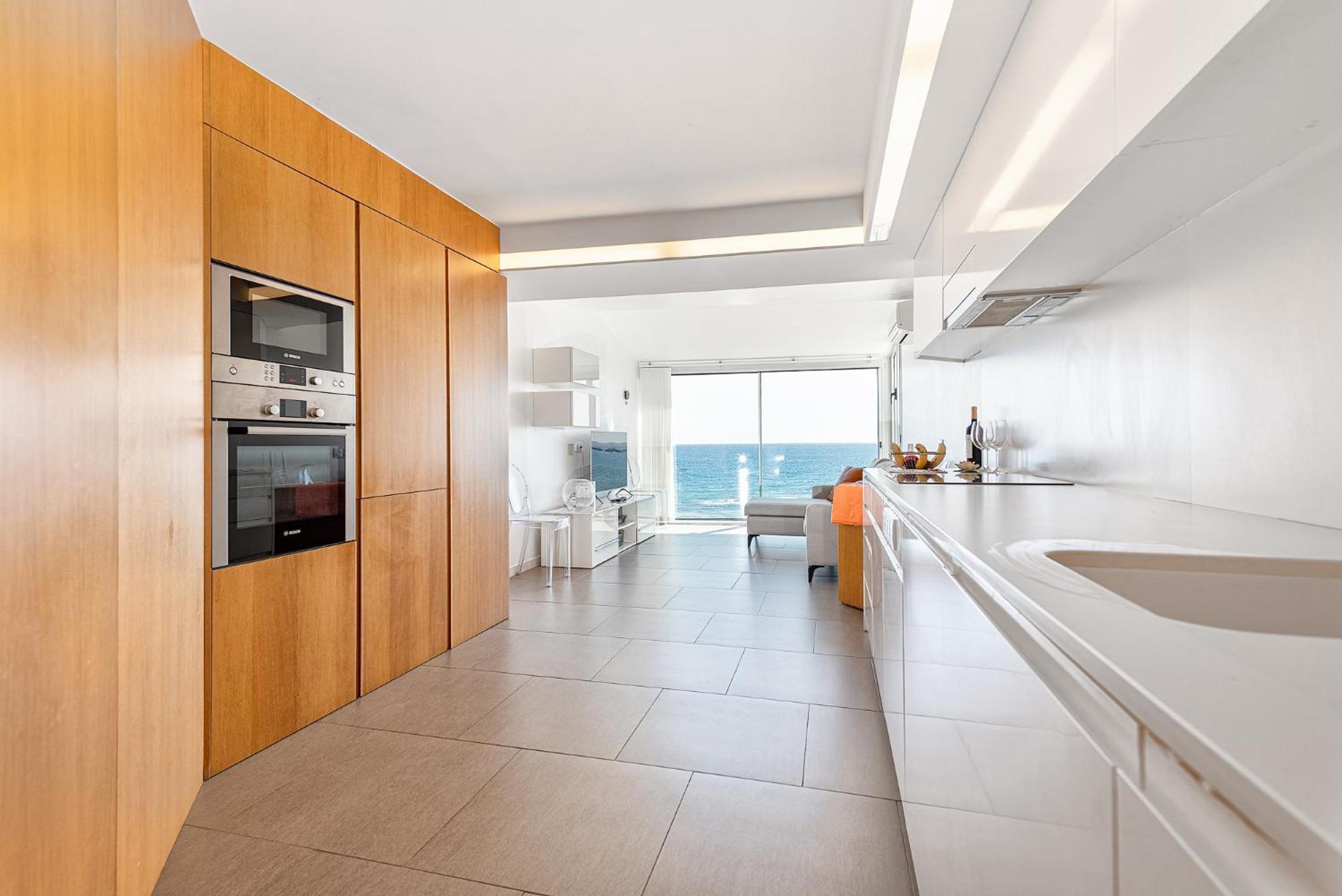 Luxury First Line Apartment. Apartamento