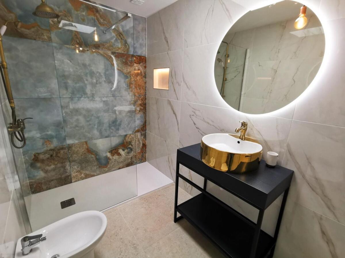 Stylish 2 Bedroom By Pride Casa vacanze *