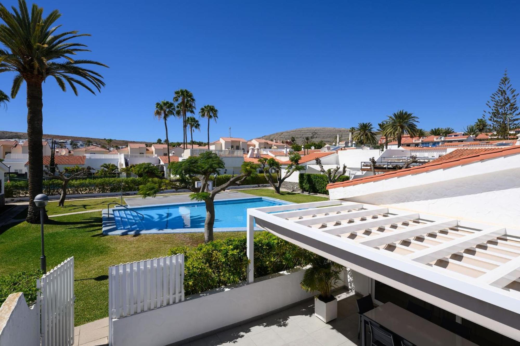 Farovela Сasa de vacaciones Pasito Blanco