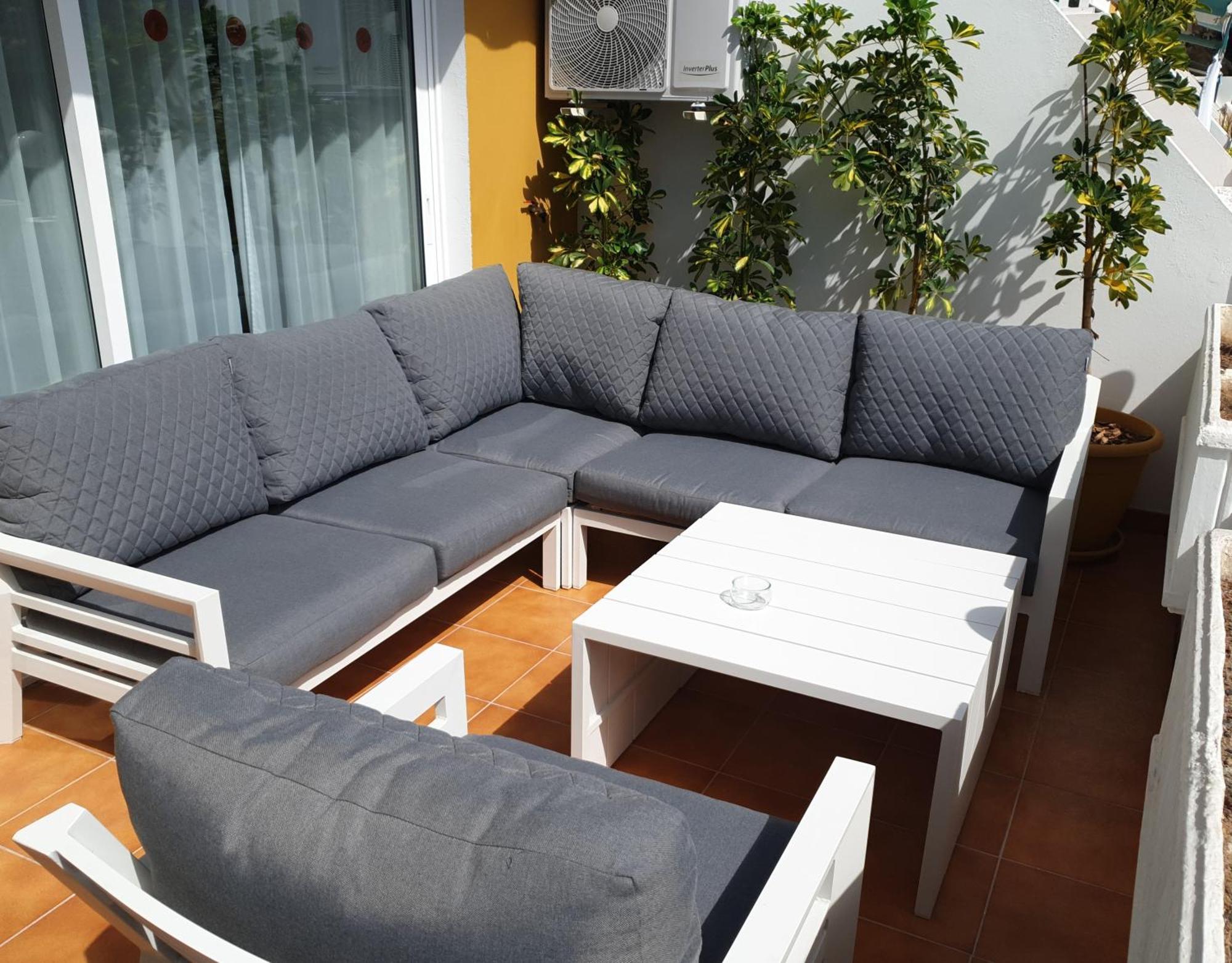 - Spacious, 3 Bedroom Apartment. Air Con. Heated Pool, Playa Apartamento *