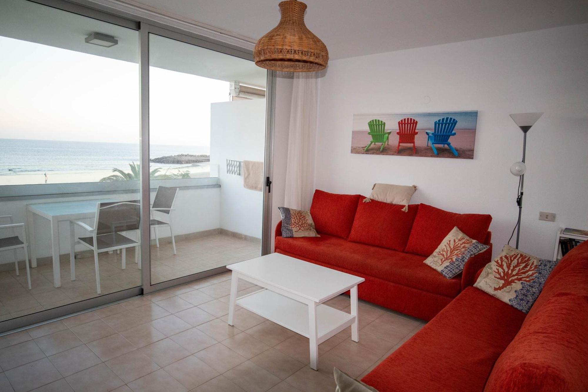 Front Sea View Nasas Apartment