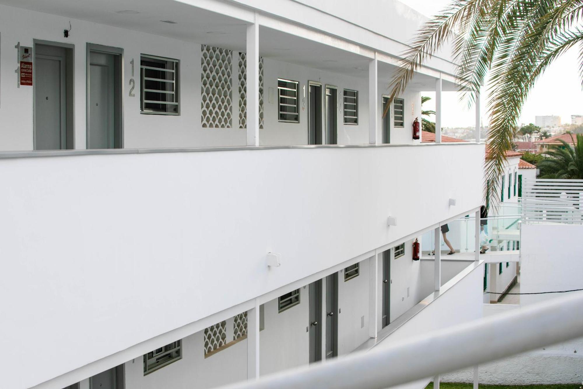 Front Sea View Nasas Apartment