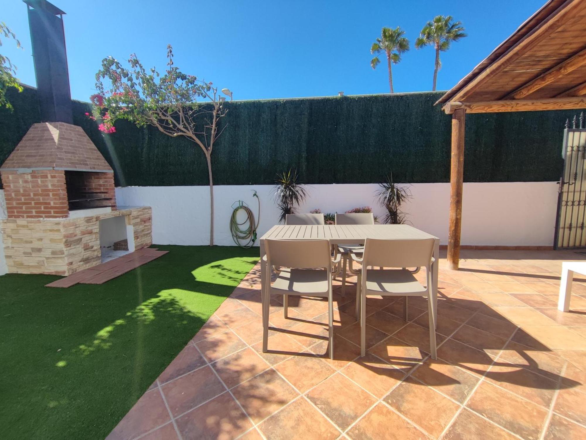 Con Jardin Privado Junto Al Yumbo Apartamento *