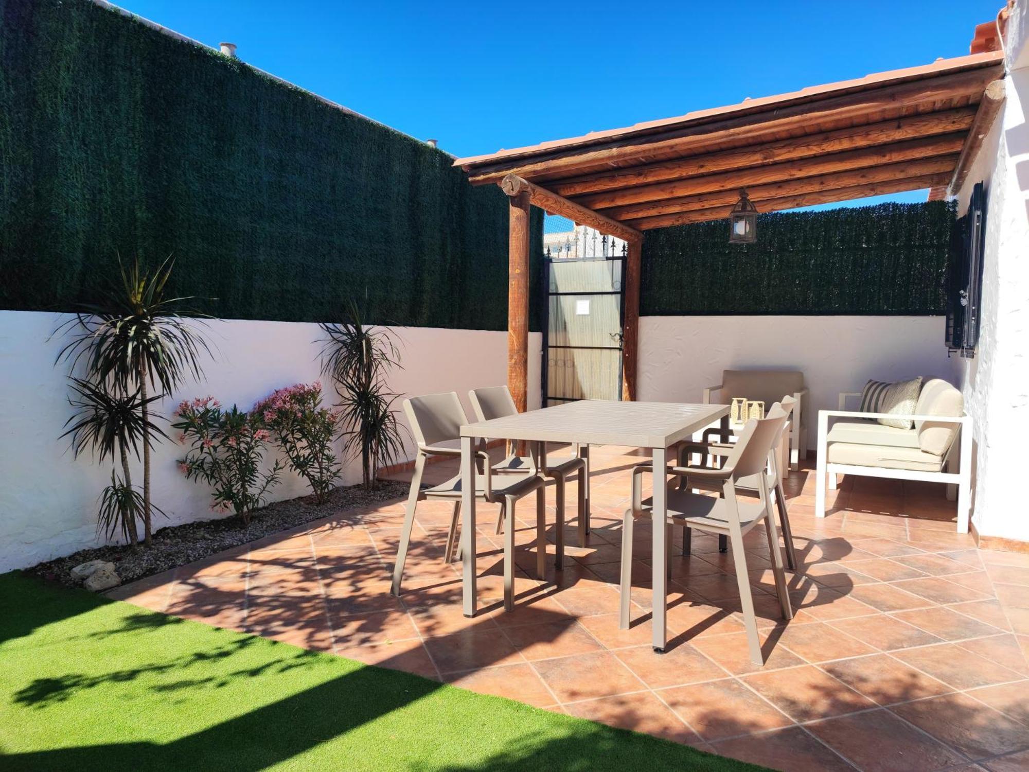 Con Jardin Privado Junto Al Yumbo * Playa del Inglés