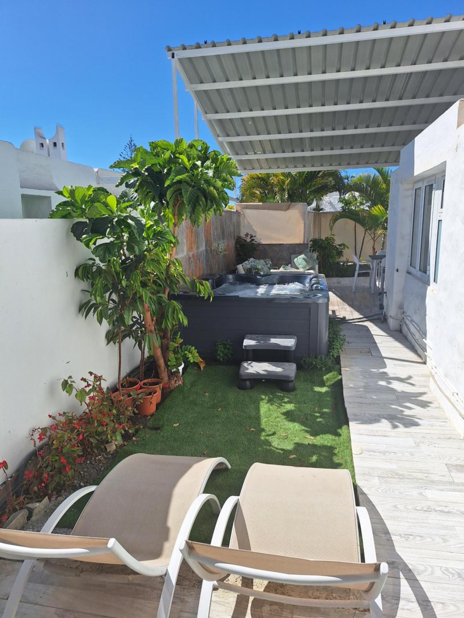 Bungalow 2-4 With Jacuzzi * Playa del Ingles (Gran Canaria)