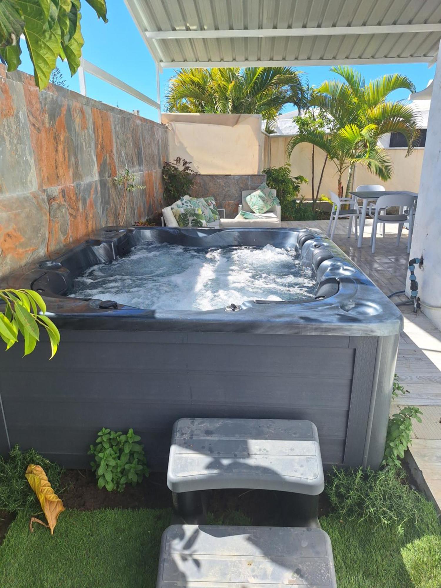 Apartment Bungalow 2-4 With Jacuzzi Playa del Ingles (Gran Canaria)