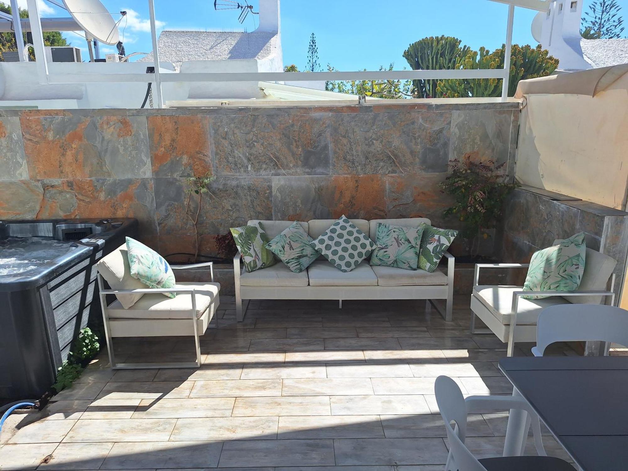 Bungalow 2-4 With Jacuzzi Apartment