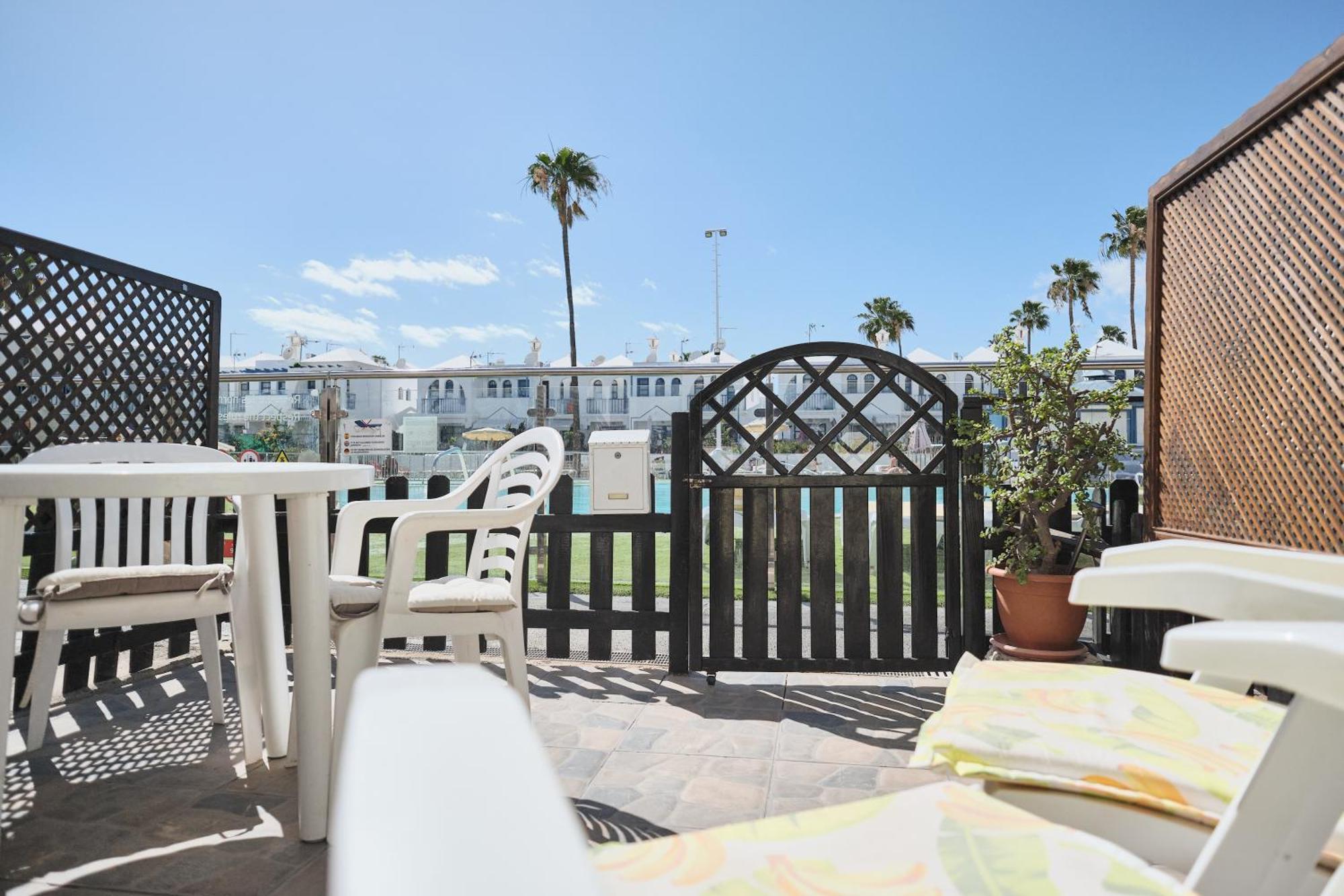 Delightful Playmar: Comfort And Convenience In Maspalomas, Steps Away From Shopping Centers And Beaches Apartamento Maspalomas (Gran Canaria)