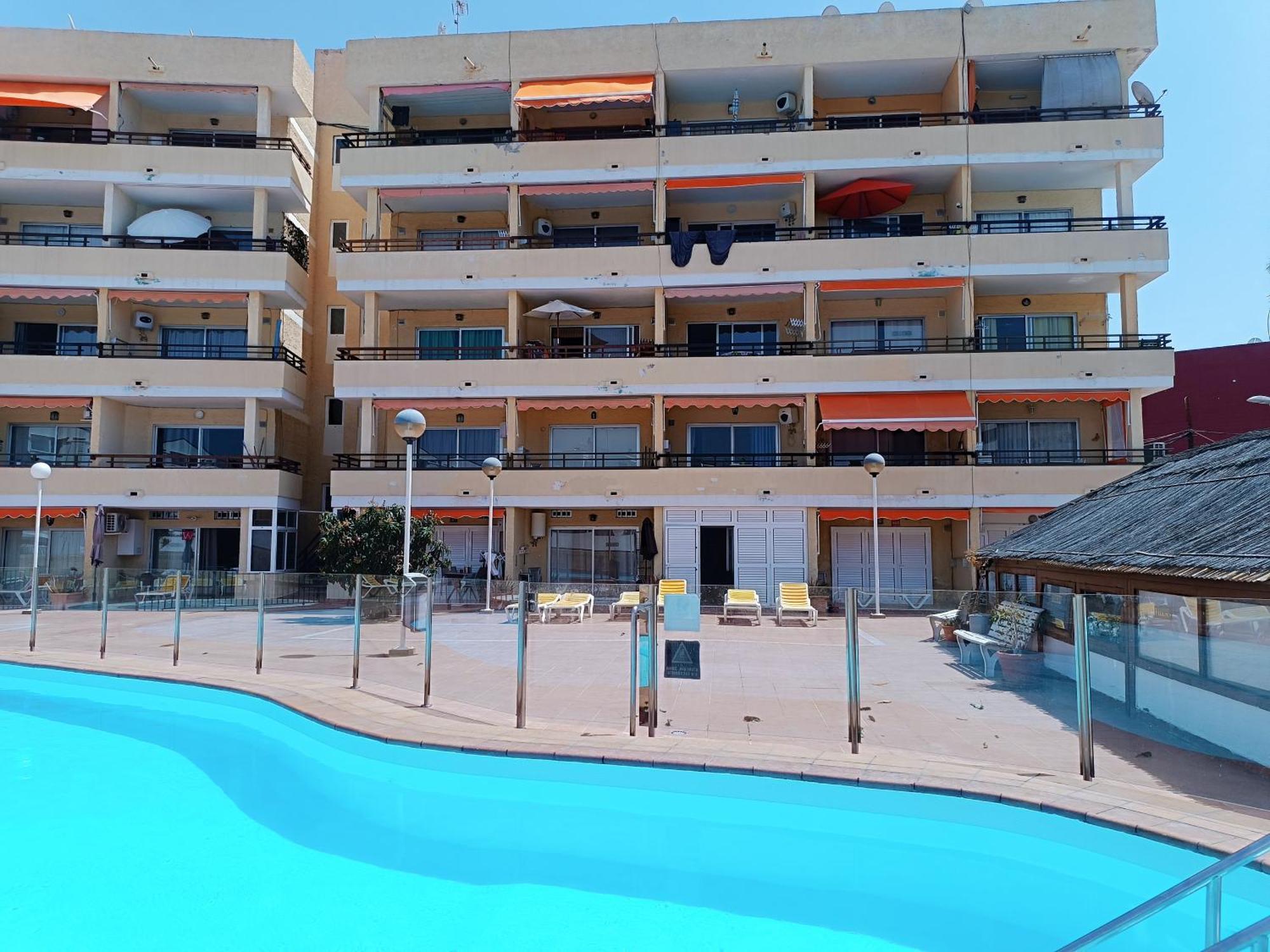 Pool View In Playa Del Ingles Maspalomas (Gran Canaria)