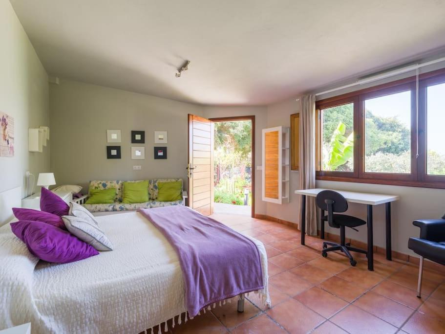 With Pool And Sea Views In Banana Plantation *