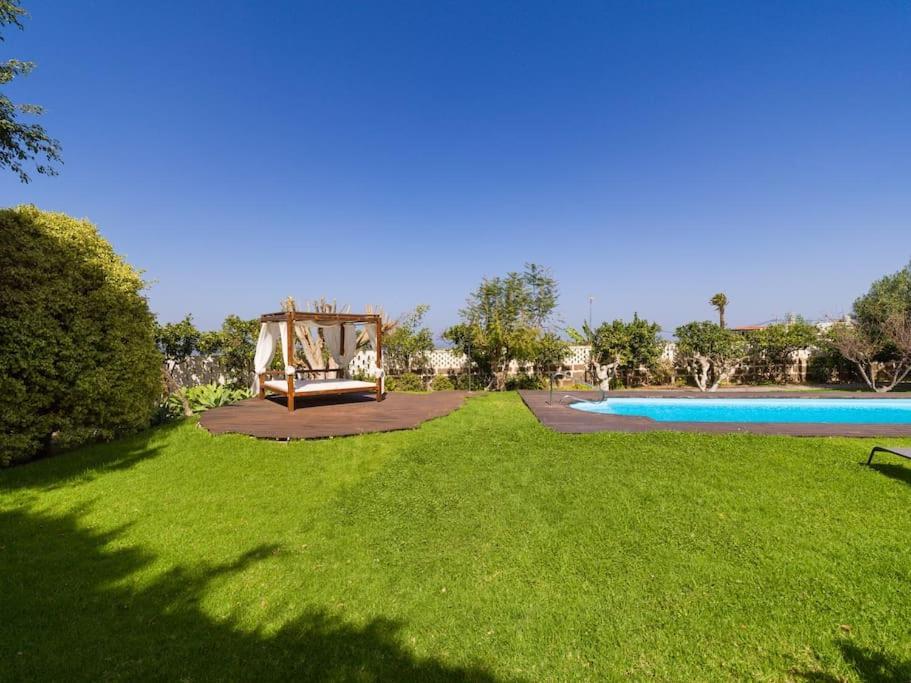 With Pool And Sea Views In Banana Plantation *