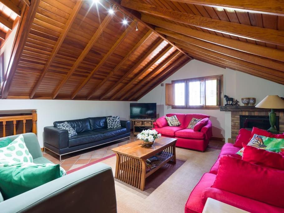 With Pool And Sea Views In Banana Plantation *
