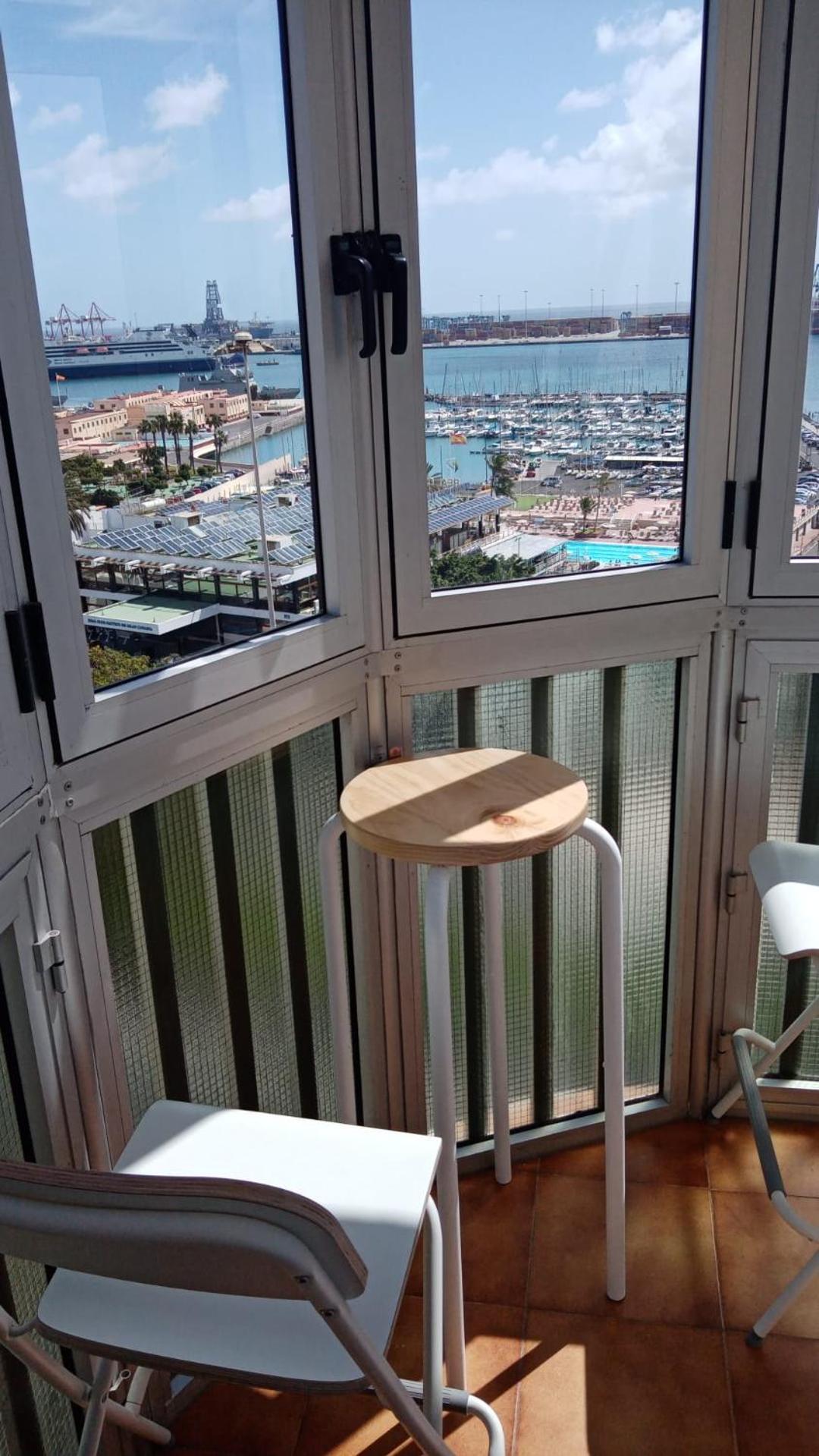 10 Floor, 10 People, 10 Views