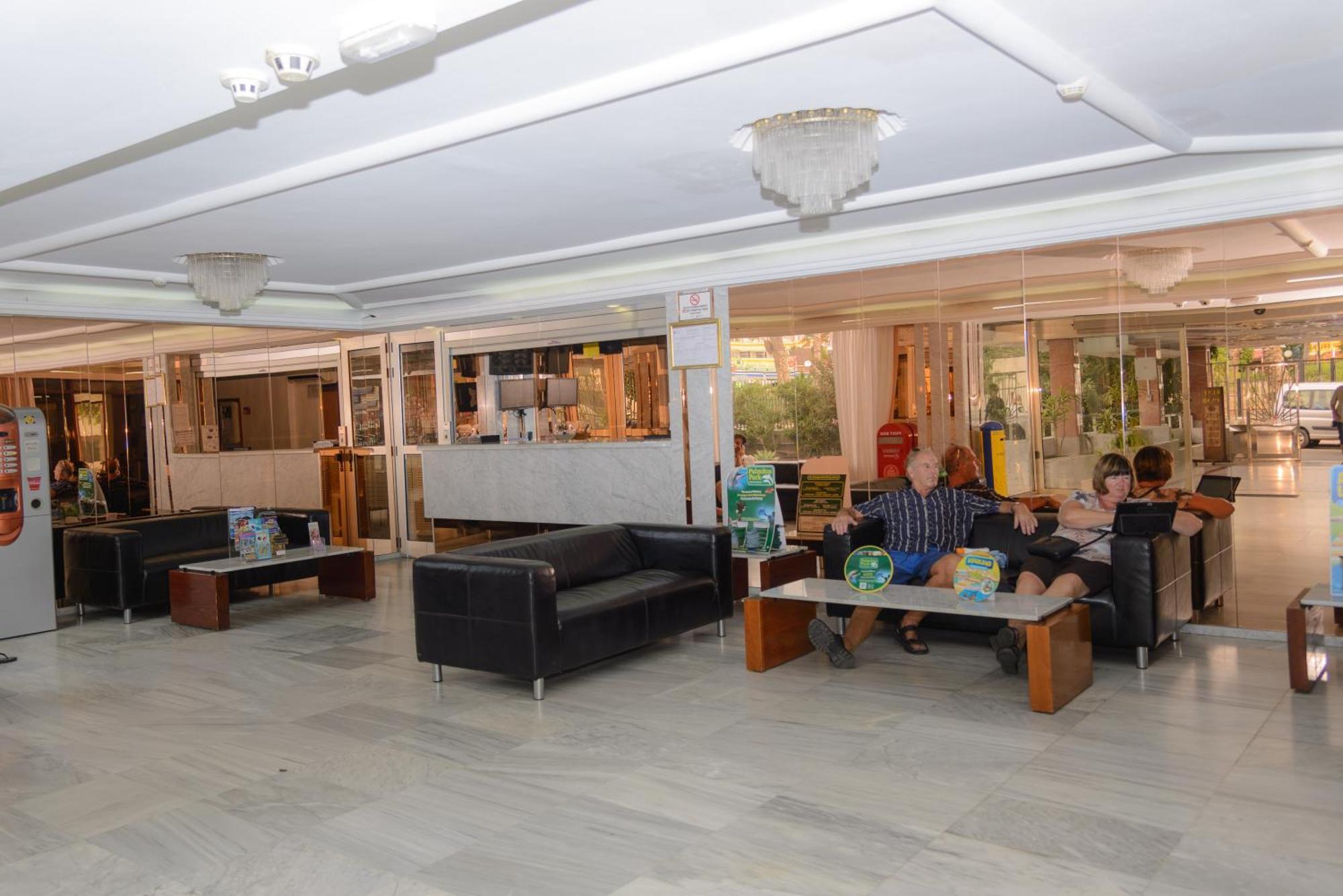 Aparthotel Arenas 4*
