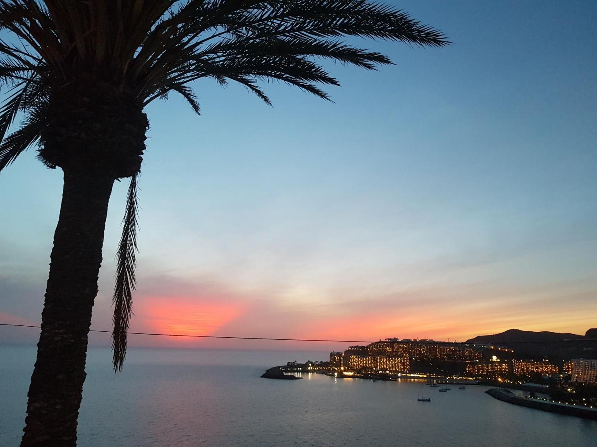Deluxe Seaview-sunsets !transfe-r Inc! Pool,2aircond,2tv65