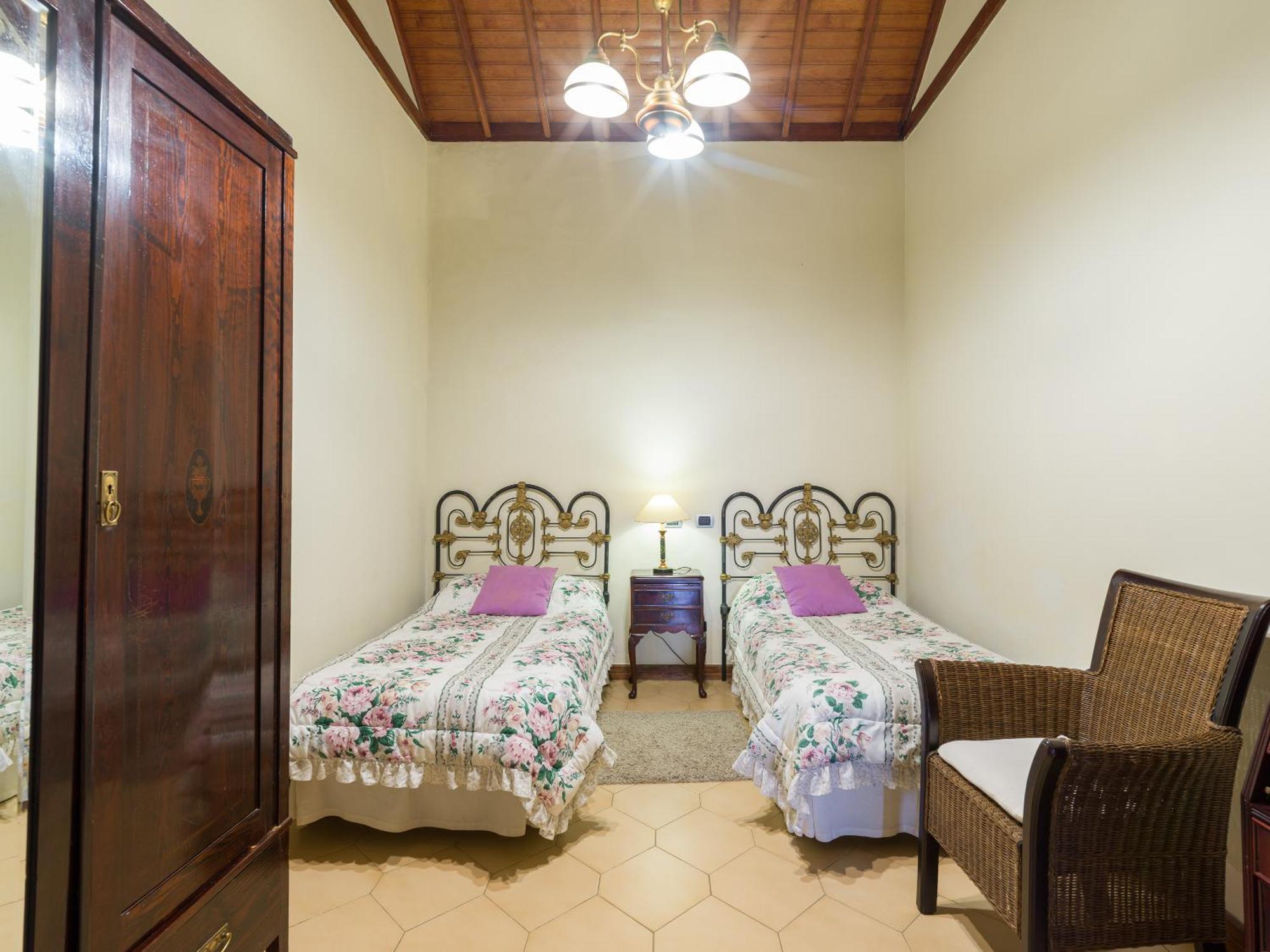 Villa With Pool And Sea Views In Banana Plantation Arucas
