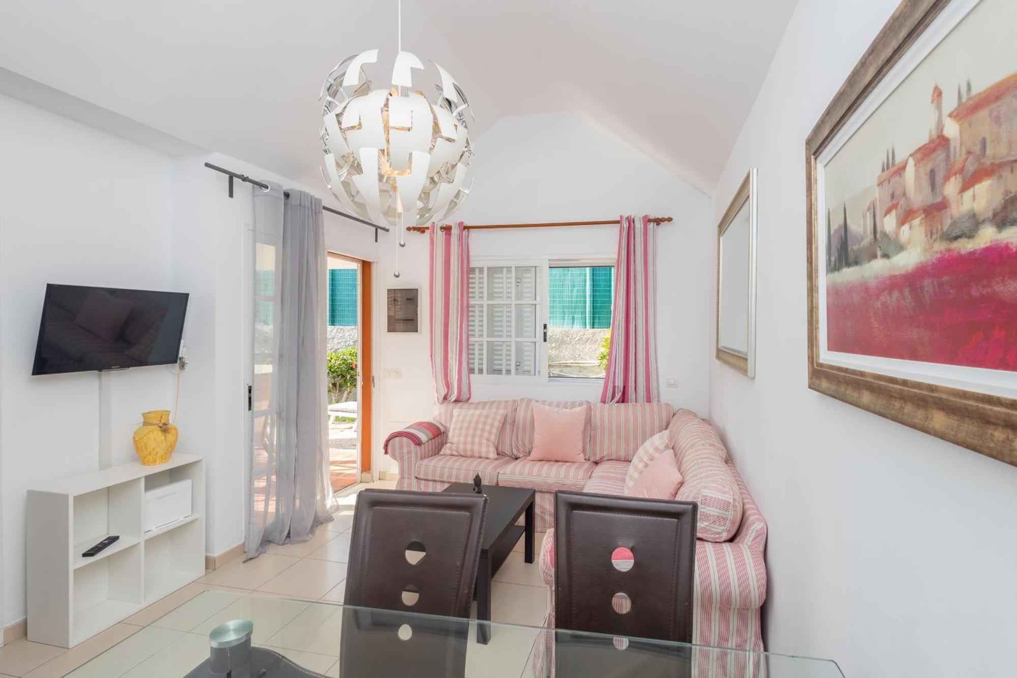 Сasa de vacaciones Los Melocotones Maspalomas Bungalow Privado Lightbooking San Bartolomé