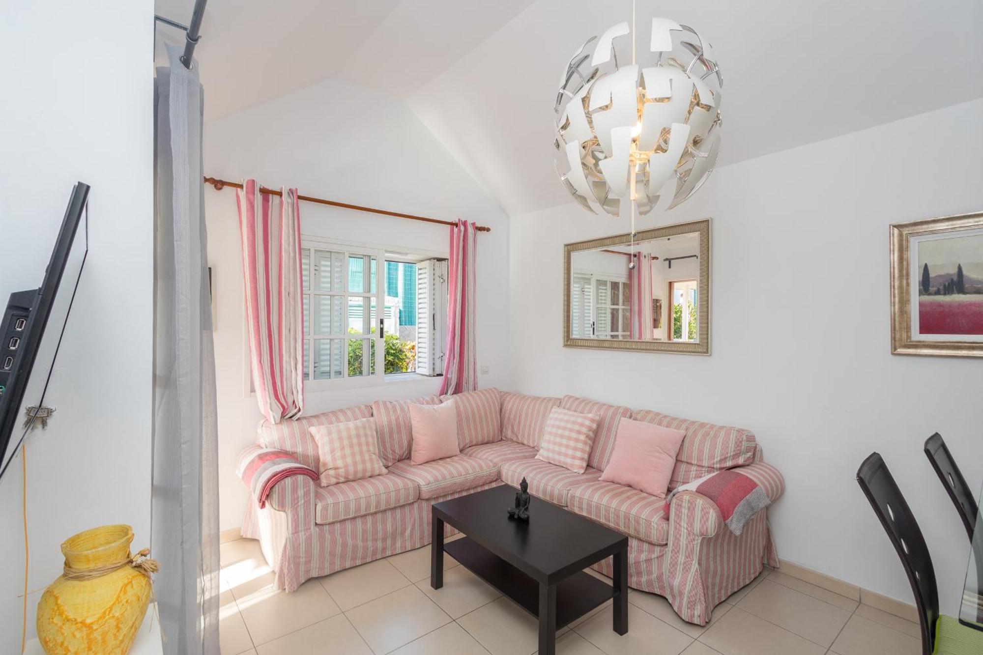 Сasa de vacaciones Los Melocotones Maspalomas Bungalow Privado Lightbooking San Bartolomé