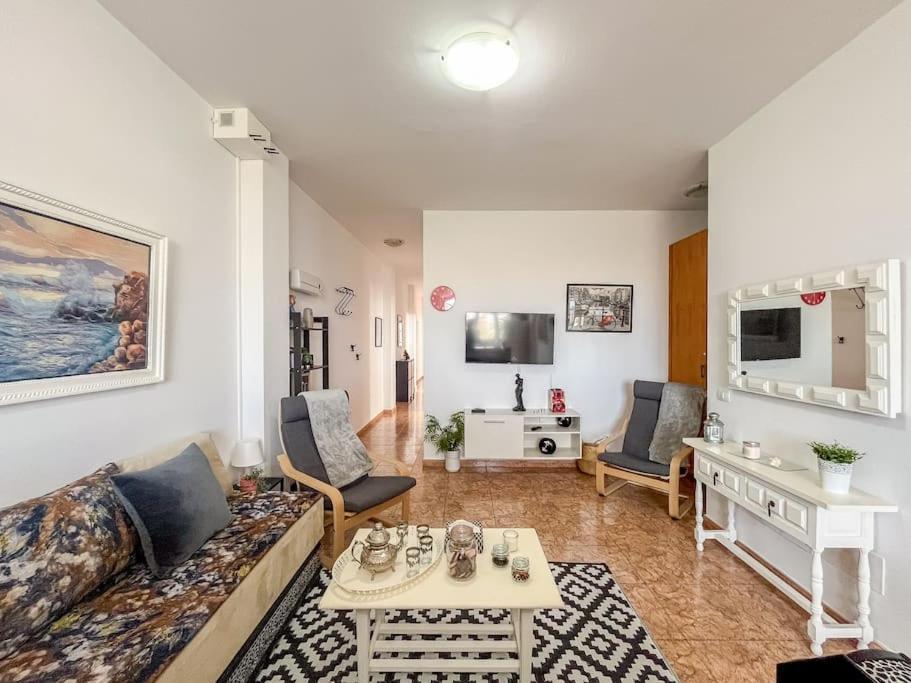 Piso De 3 En Apartment *