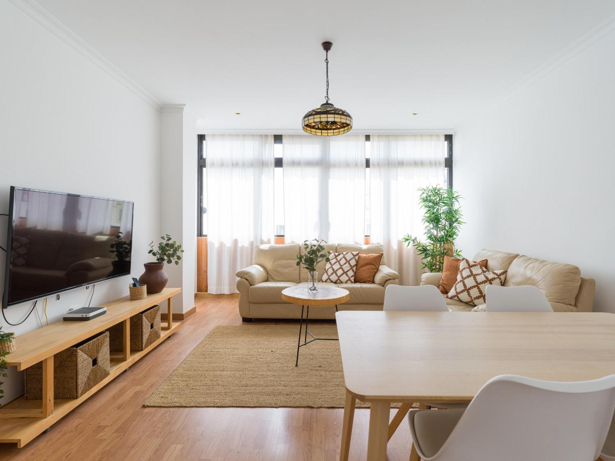 Moderno Piso De 3 Cerca De Triana Apartment *