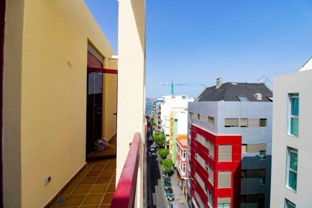 Apartamento Luminoso Atico En Playa Chica *