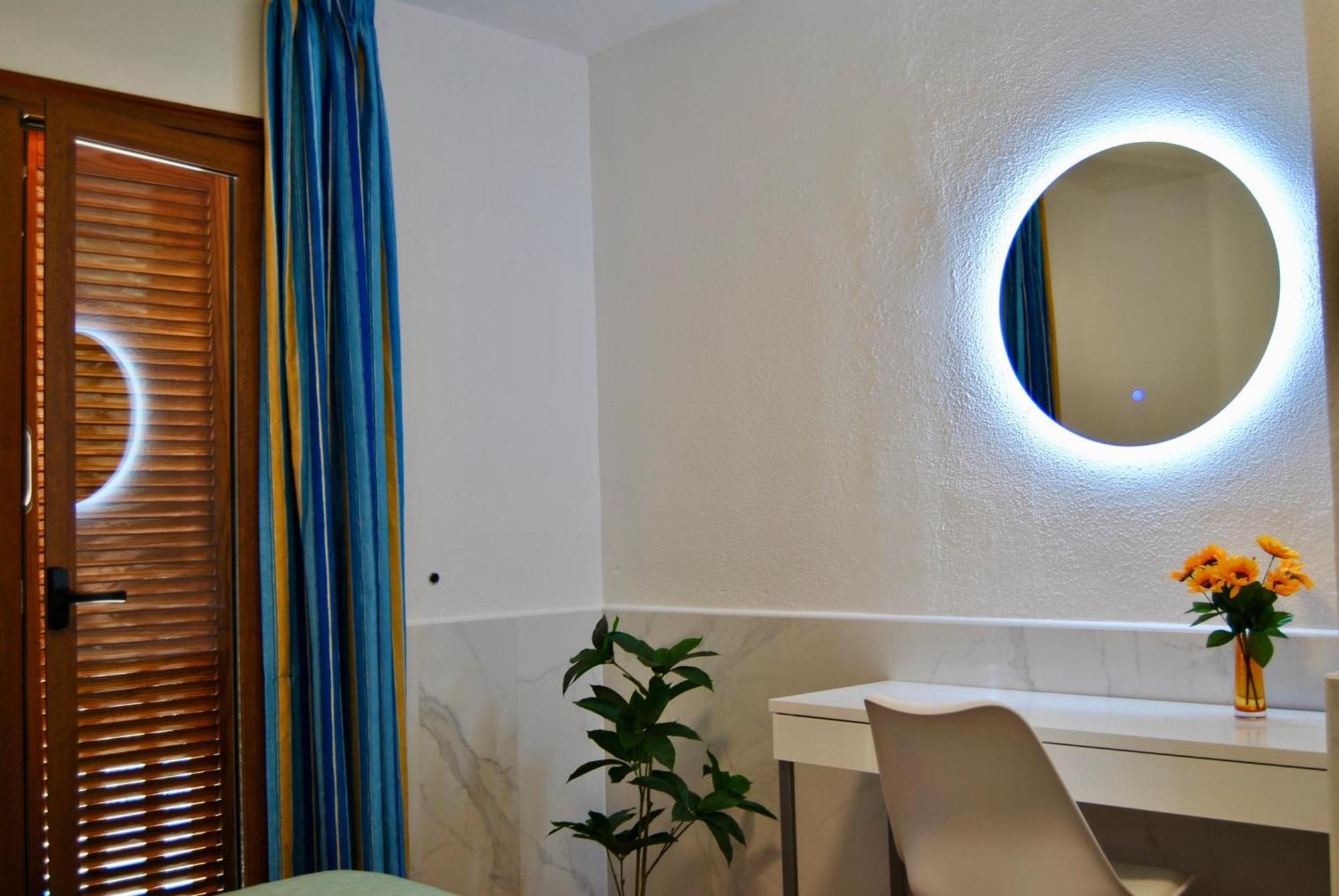 Bungalow Montecarlo 35 And 45 First Row With Air Conditioning&wi-fi And Sound Insulation Appartamento