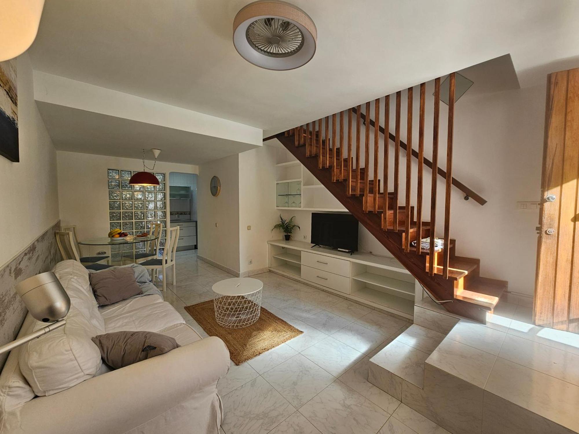 Stylish And Comfortable Duplex Near Swimming Pool Mogán