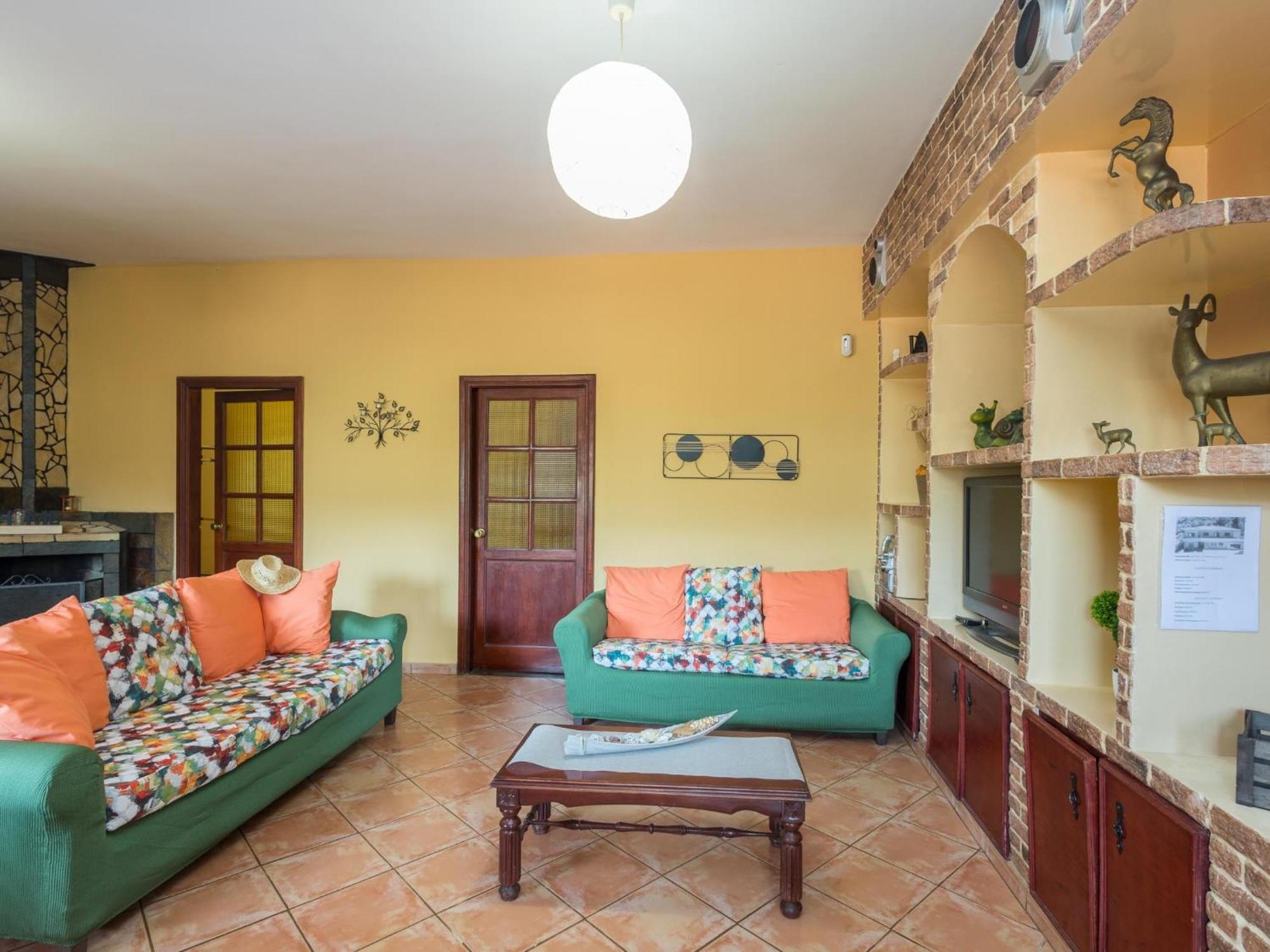 Сasa de vacaciones Vivelorural Casa Besan Grupos Con Piscina *