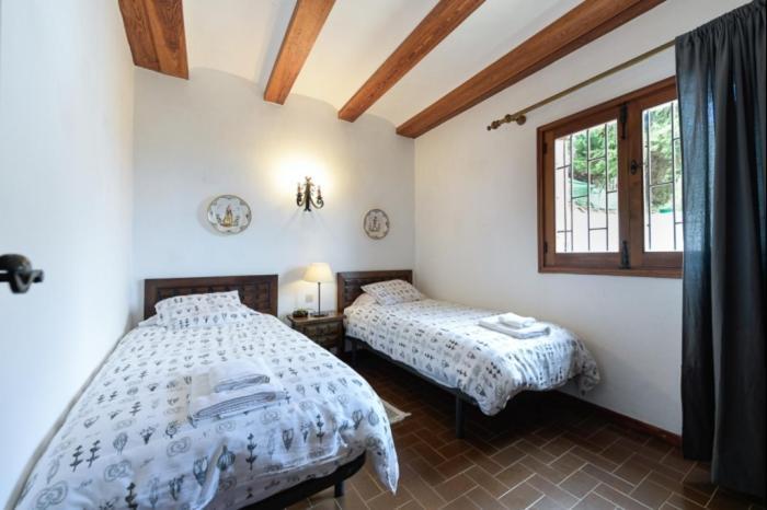 Сasa de vacaciones Vivelorural Casa En Grupos Con Piscina *