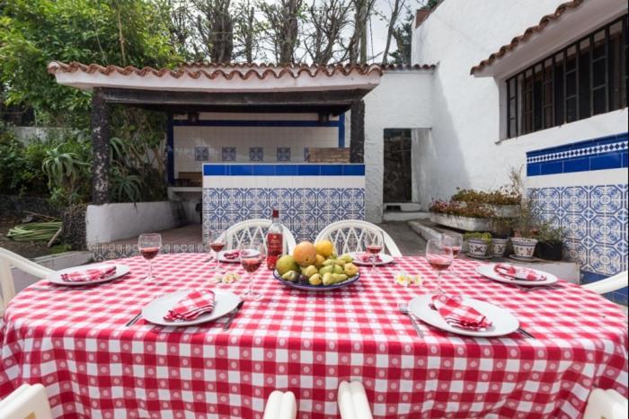 Сasa de vacaciones Vivelorural Casa En Grupos Con Piscina *