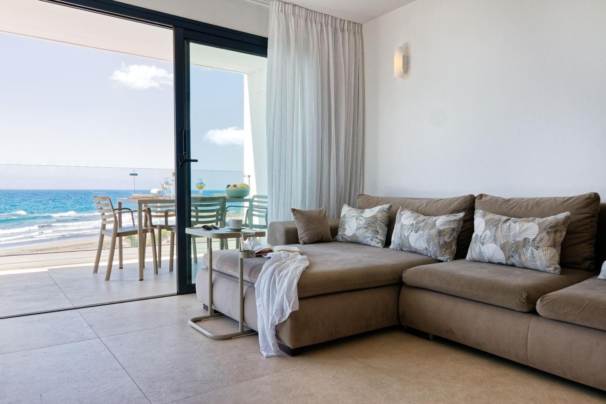 Amapola Moon -nuevo Y Recien Reformado En Primera Linea De Playa Apartment