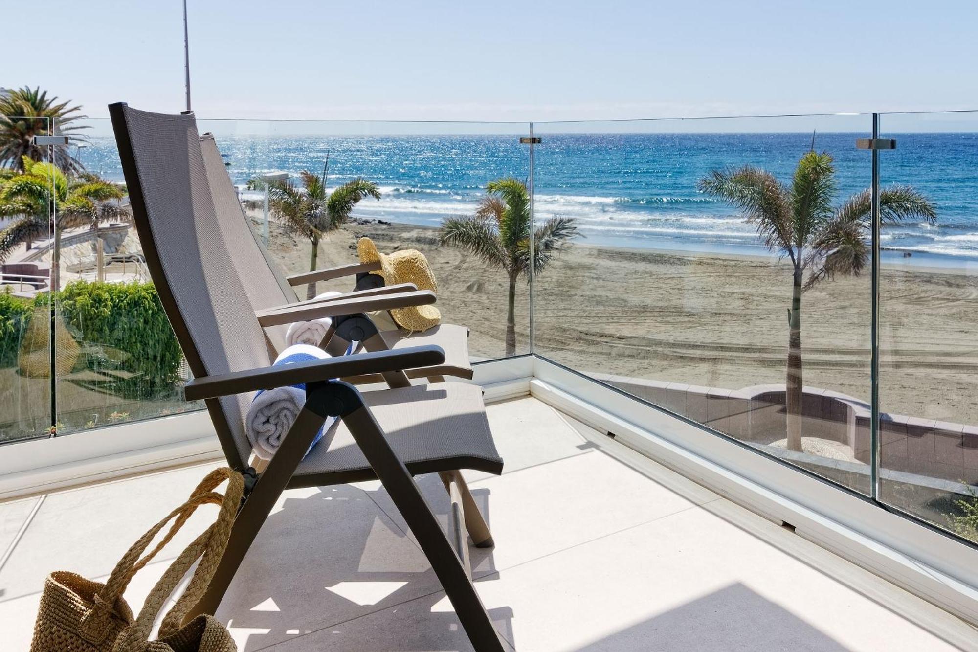 Amapola Moon -nuevo Y Recien Reformado En Primera Linea De Playa *