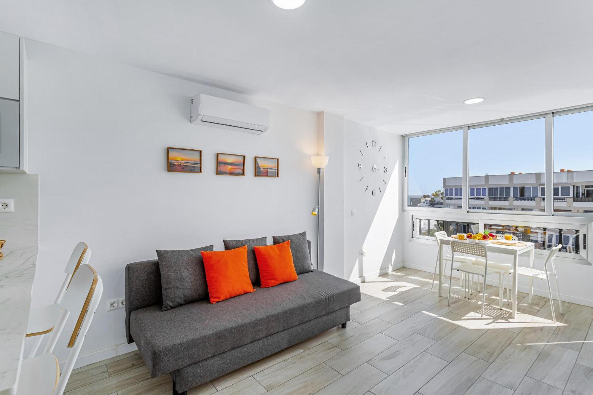 Apartment Newly Refurbished Beachfront San Bartolome de Tirajana (Gran Canaria)