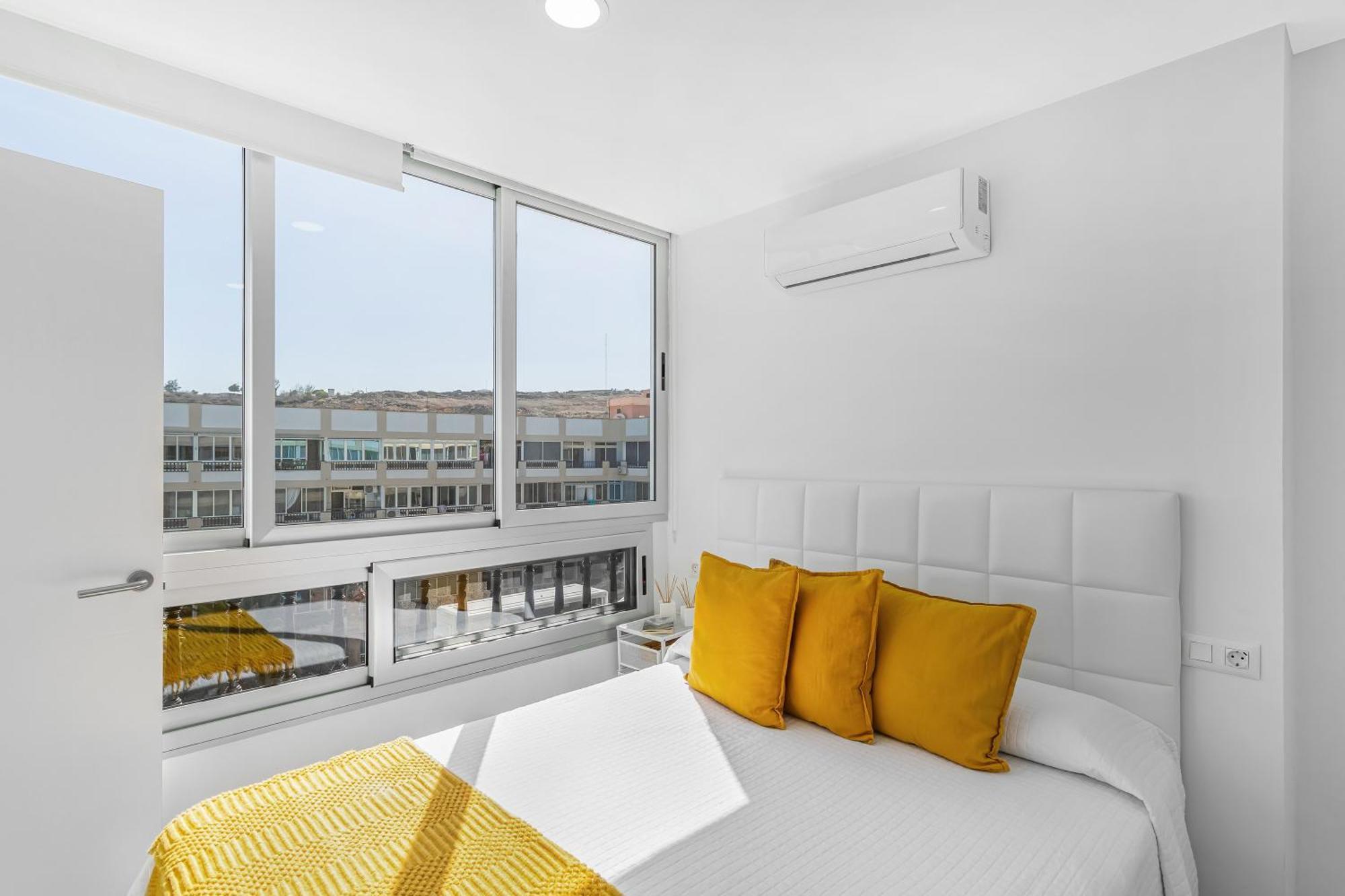 Apartment Newly Refurbished Beachfront *