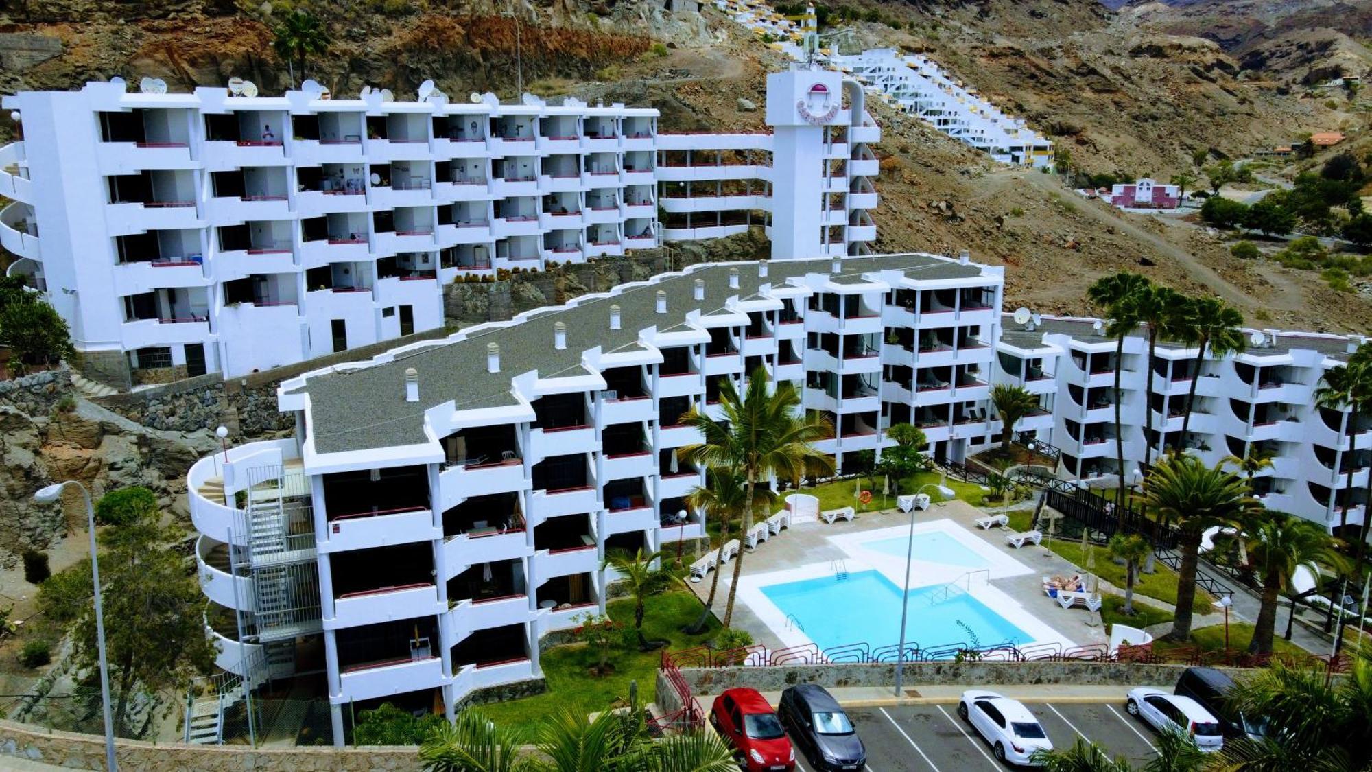 Holidays In Paradise *