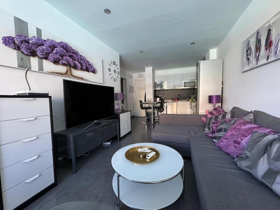 Apartment Iguazu Poolview Near Yumbo *