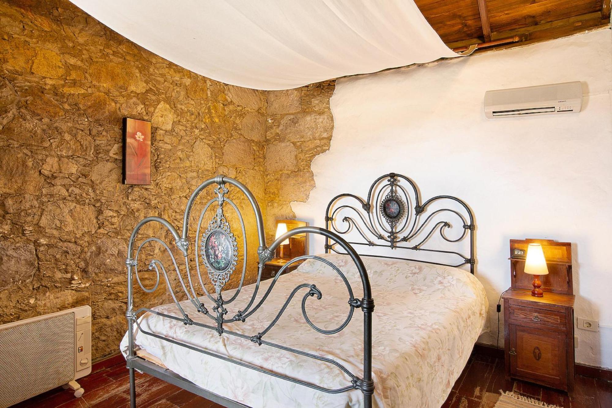 Villa House Sleeps6-parking-garden-pool In Summer-pet