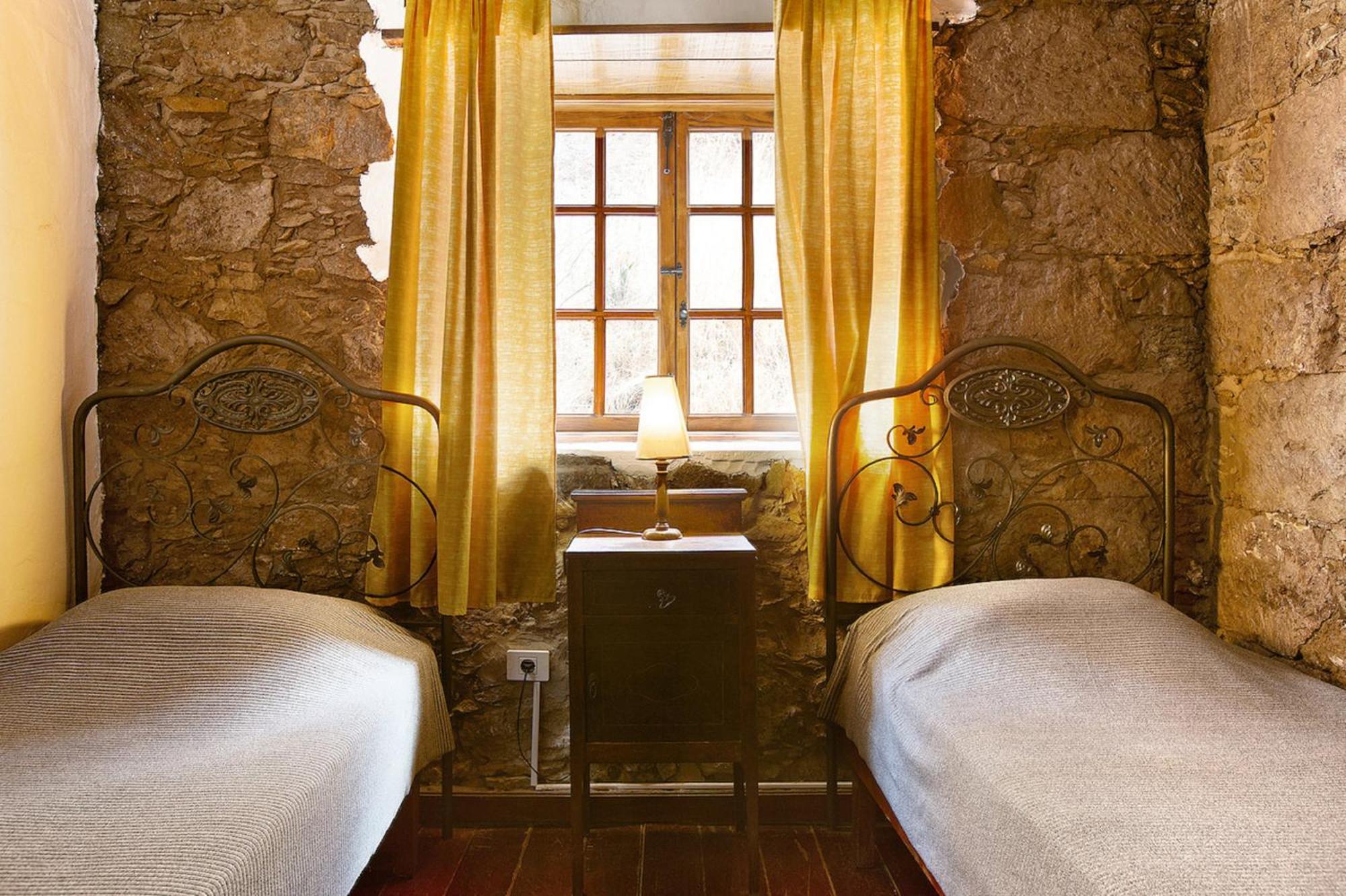 Villa House Sleeps6-parking-garden-pool In Summer-pet