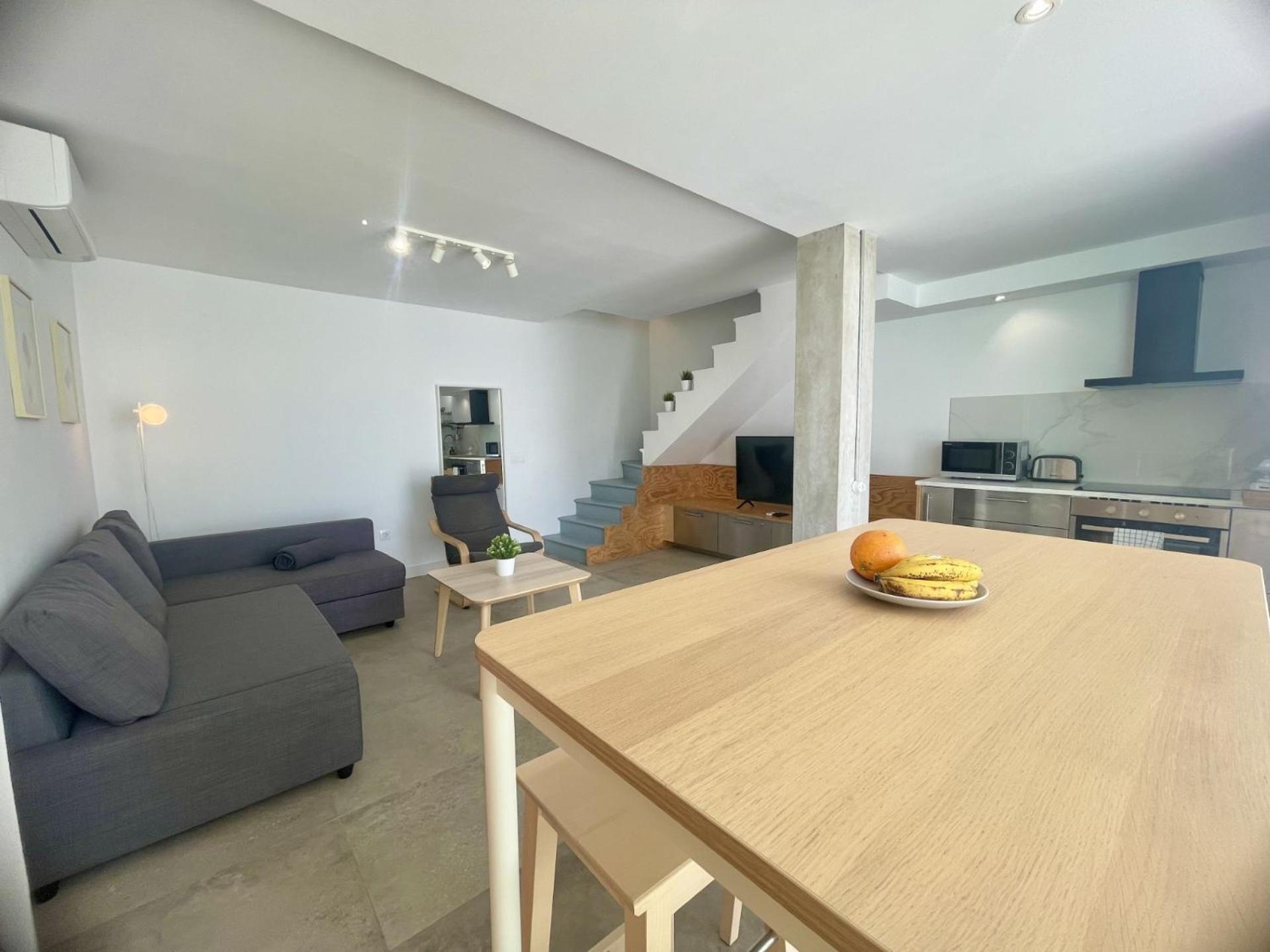 Apartment Hachi Place *